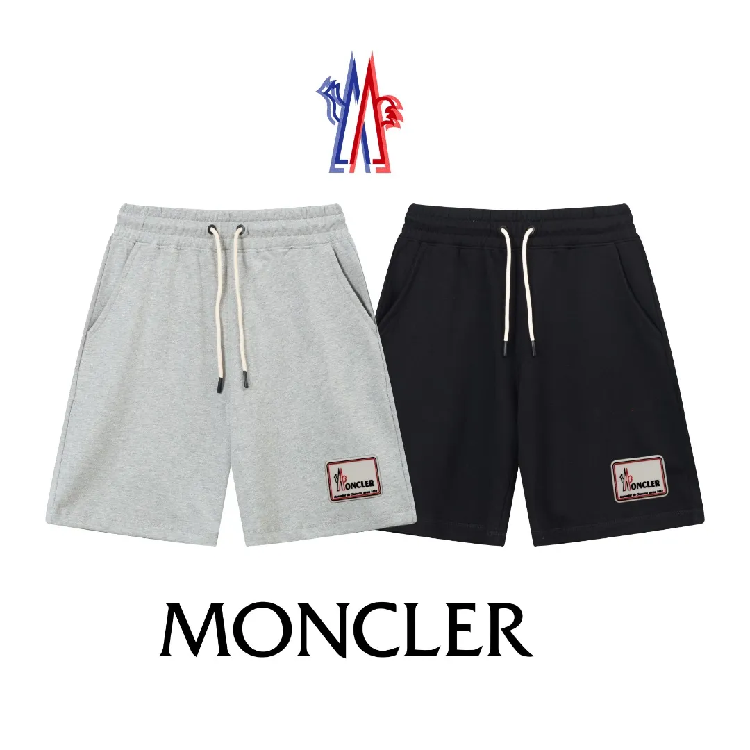 P230 (top version, currency difference) ✨Moncler/Moncler SS show style Slim-fitting lines and simple printed letter Logo trendy shorts for men and women Compatible with all body shapes Black and white drawstring design on the waist elastic band Customized drawstring pockets with diagonal pocket design on both sides There is also a small pocket on the back Color: black gray Size S-XL
