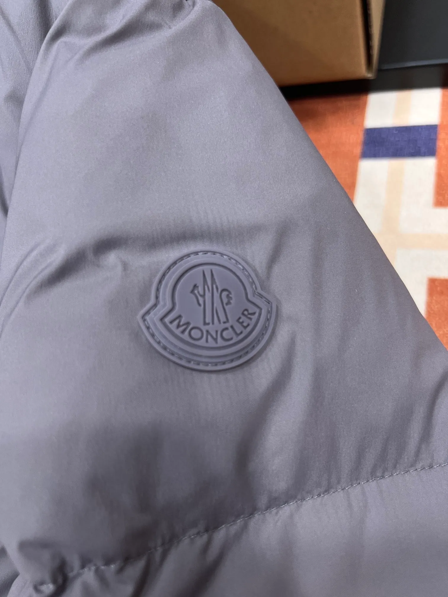 P880 exclusive top version moncler Fusain men's hooded short down jacket color black gray code number 12345