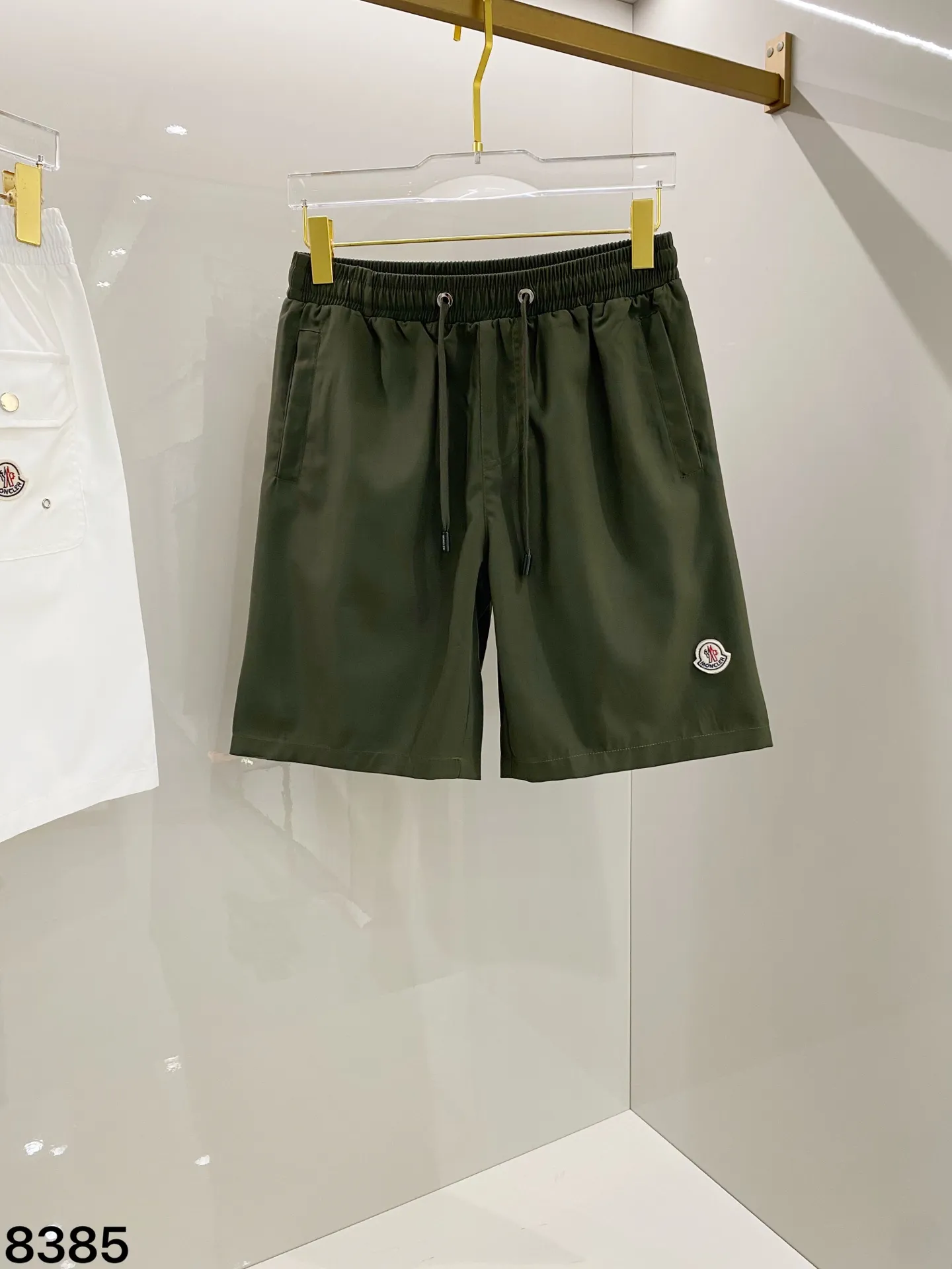 P190 🌸🌸 Moncler 2025 spring and summer new trousers [beach pants] are comfortable to wear, low-key yet luxurious, very high-end, and have a fashionable and high-end pocket design. Needless to say, the trousers style and cut are exquisite and lively. Real first-class and top-quality materials. Really top-level casual pants and elastic pants, of outstanding quality. After heavy washing, the pants are very soft, not fussy, and the upper body is absolutely stylish and extremely luxurious. Size:M-4XL