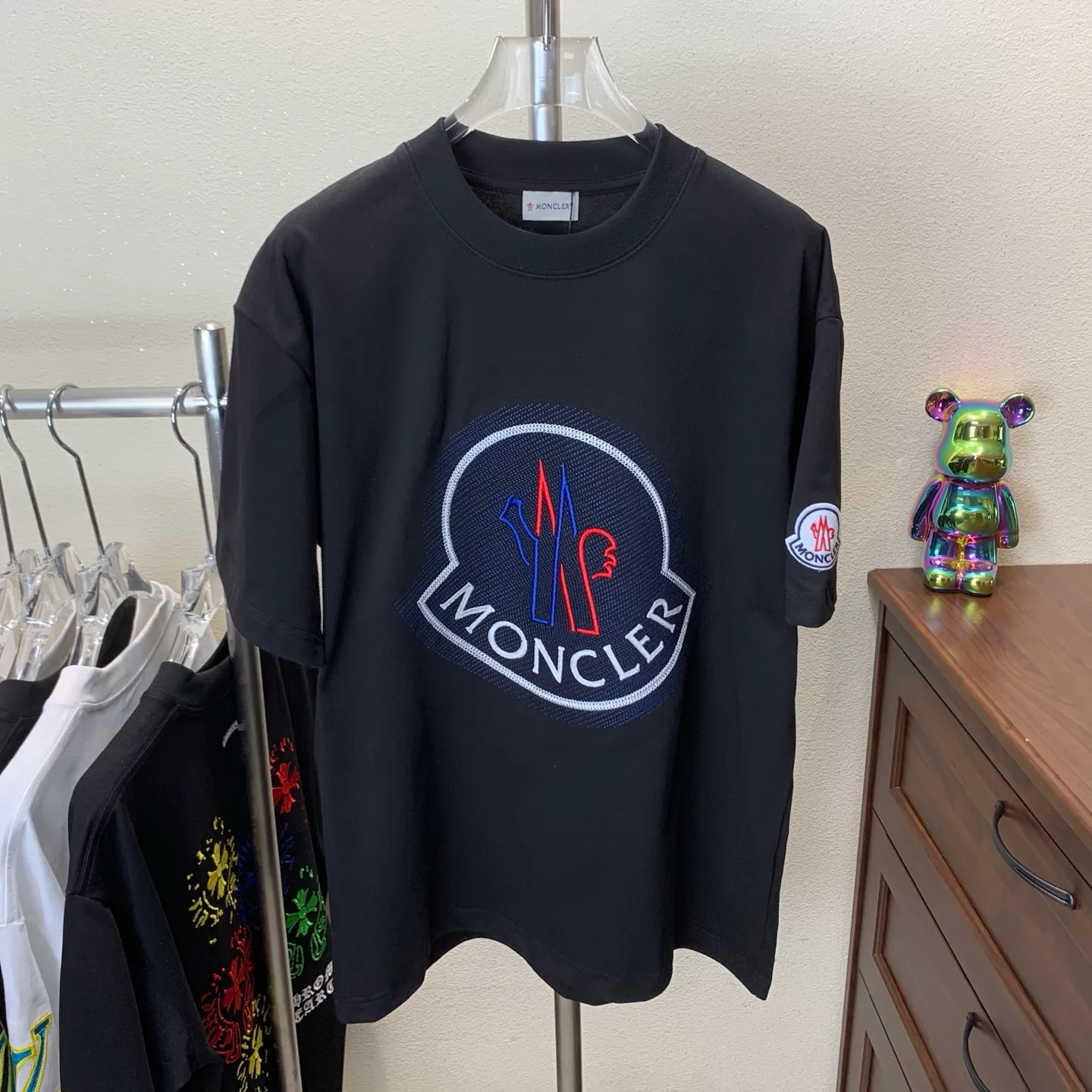 P170 MONCLER 2025 spring and summer new style, personalized logo embroidery, round neck short-sleeved T-shirt, fashionable men and women, S M L XL XXL five sizes black white