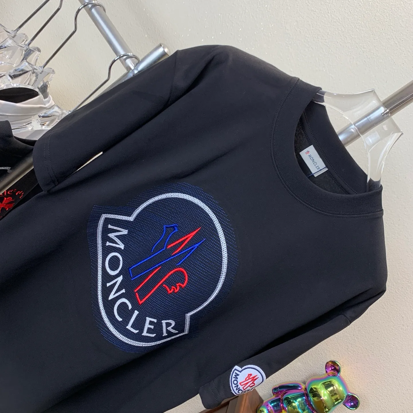 P170 MONCLER 2025 spring and summer new style, personalized logo embroidery, round neck short-sleeved T-shirt, fashionable men and women, S M L XL XXL five sizes black white