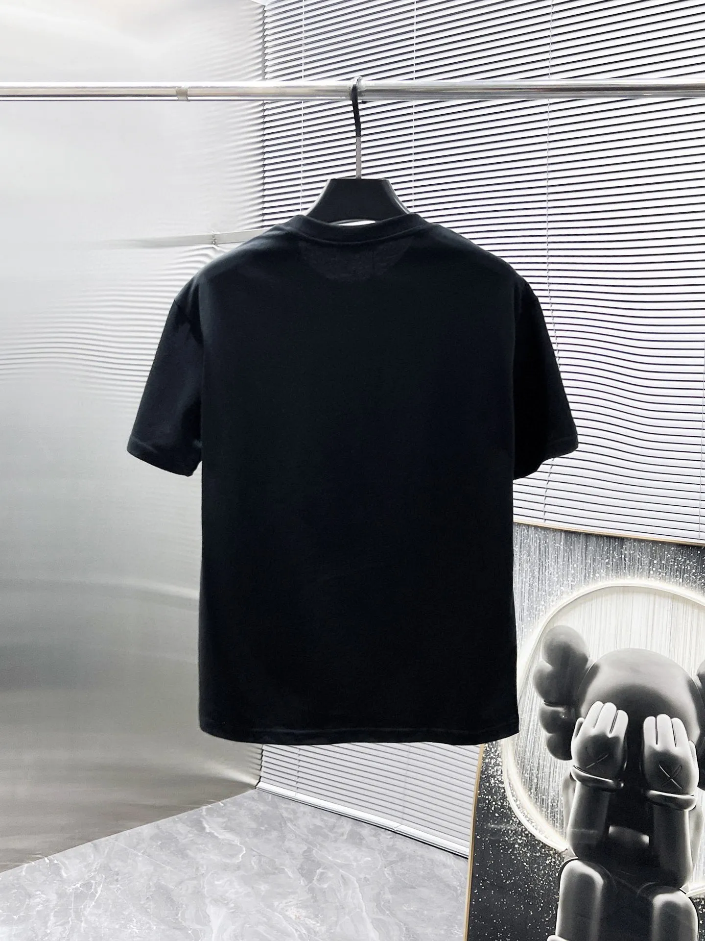 P560 Brand [MONCLER Mouth Covered] 2025 round neck short-sleeved shorts suit. The pure cotton fabric upper body will not be stuffy, the smooth and comfortable skin-friendly effect is more breathable, the fabric has its own texture, classic logo technology, a new interpretation from a unique angle, the first choice for fashion and versatility! Size: M-3XL (maximum wear: 190 pounds)