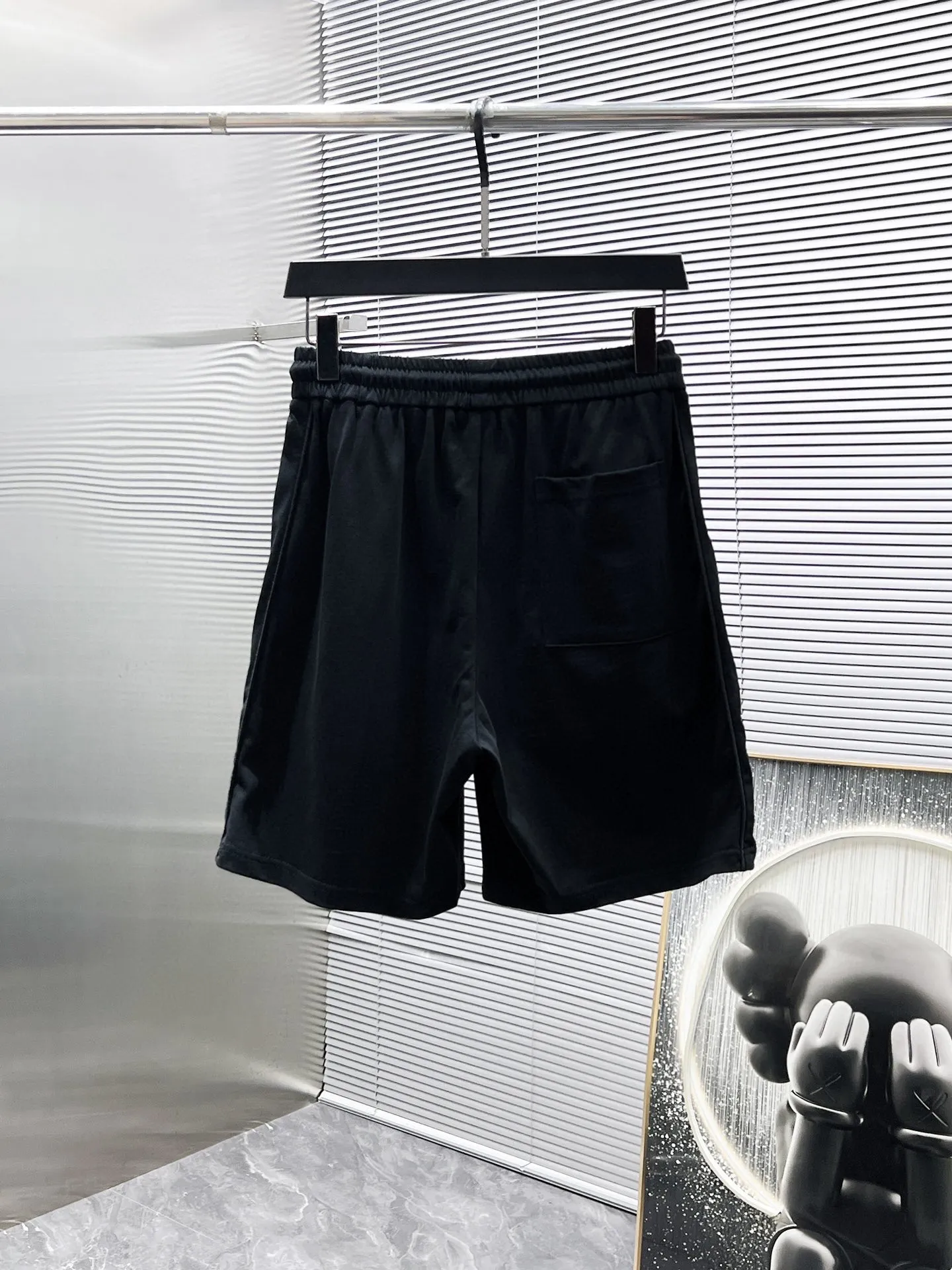P560 Brand [MONCLER Mouth Covered] 2025 round neck short-sleeved shorts suit. The pure cotton fabric upper body will not be stuffy, the smooth and comfortable skin-friendly effect is more breathable, the fabric has its own texture, classic logo technology, a new interpretation from a unique angle, the first choice for fashion and versatility! Size: M-3XL (maximum wear: 190 pounds)