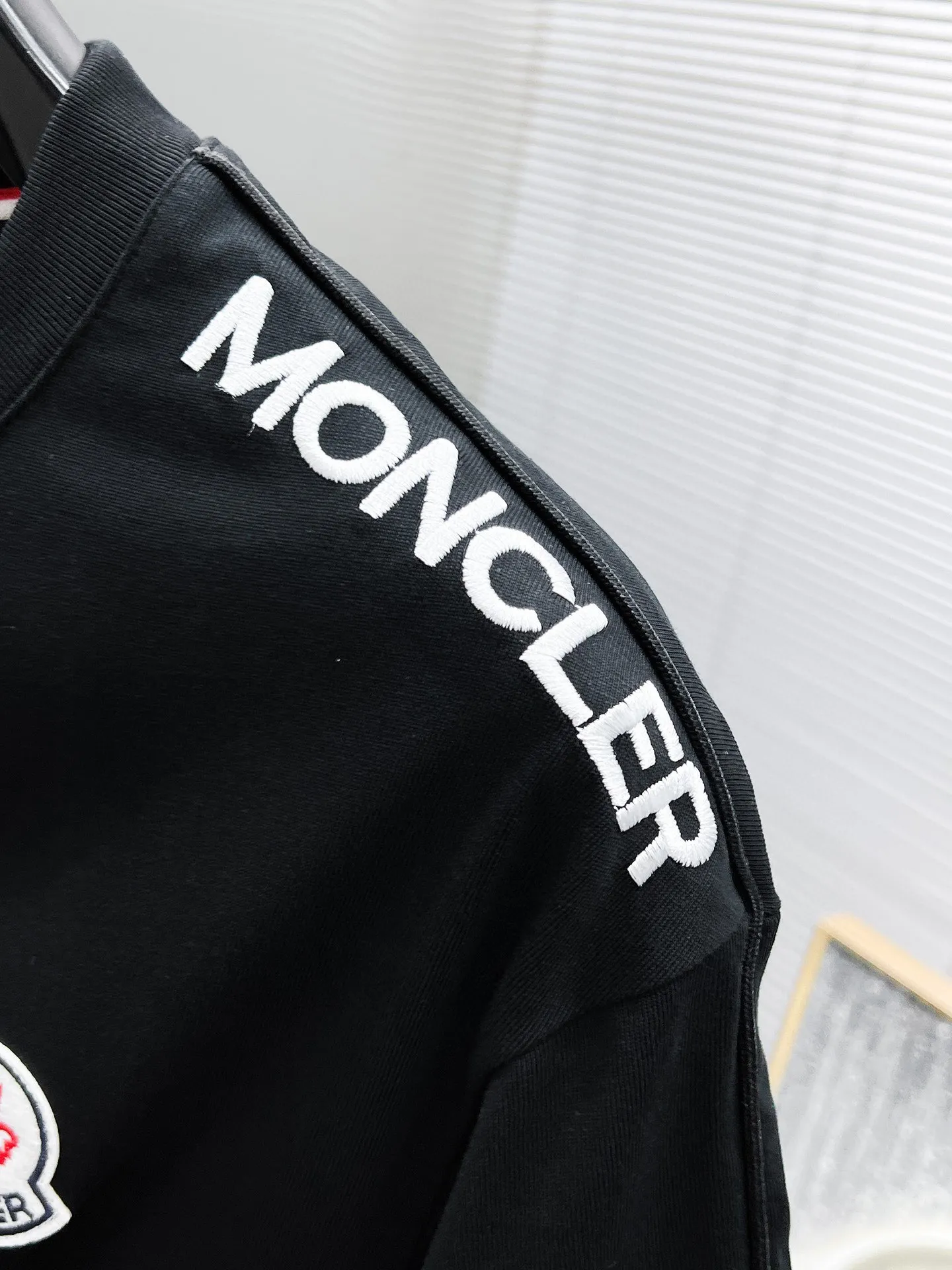 P560 Brand [MONCLER Mouth Covered] 2025 round neck short-sleeved shorts suit. The pure cotton fabric upper body will not be stuffy, the smooth and comfortable skin-friendly effect is more breathable, the fabric has its own texture, classic logo technology, a new interpretation from a unique angle, the first choice for fashion and versatility! Size: M-3XL (maximum wear: 190 pounds)