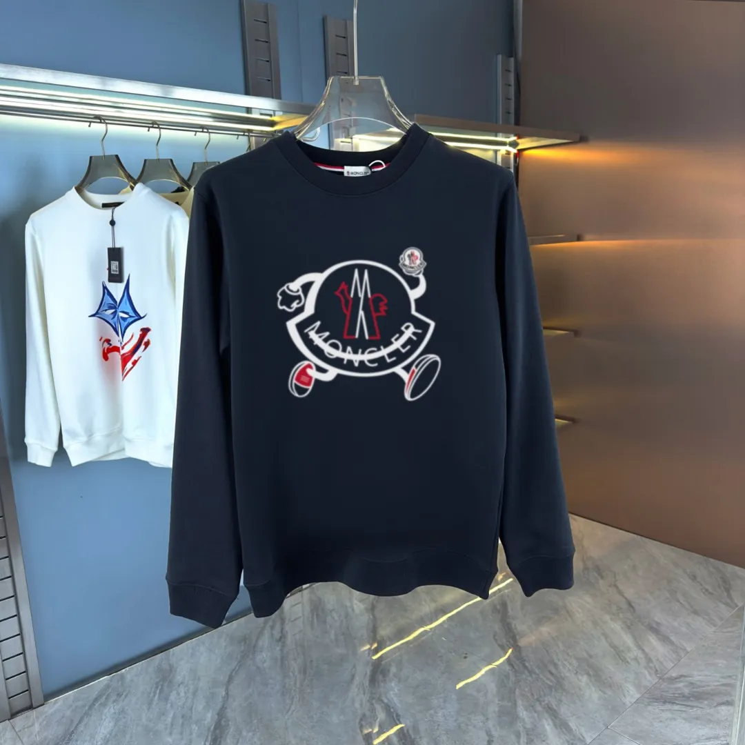 P210 High-version sweatshirt) [Long-term stock] 〖𝐌𝐎𝐍𝐂𝐋𝐄𝐑~Mask〗 Made of 440g heavy-weight fabric. It is different from the market currency. It can be matched with any variety and is properly handsome. 😎The whole dress is made of double waistcoats. The double waistcoats make the whole dress more three-dimensional. Not ordinary factories can do such fine work. 2025 Spring runway version of the T stage, on sale at the counter, round neck terry sweatshirt, high-end double-strand pure cotton, custom-made stretch ribs, dyed in the same vat, complete with three standards, matched with exquisite embroidered LOGO on the chest, simple and advanced, same style for men and women. Color: black, apricot, white, size: S M L XL 2XL