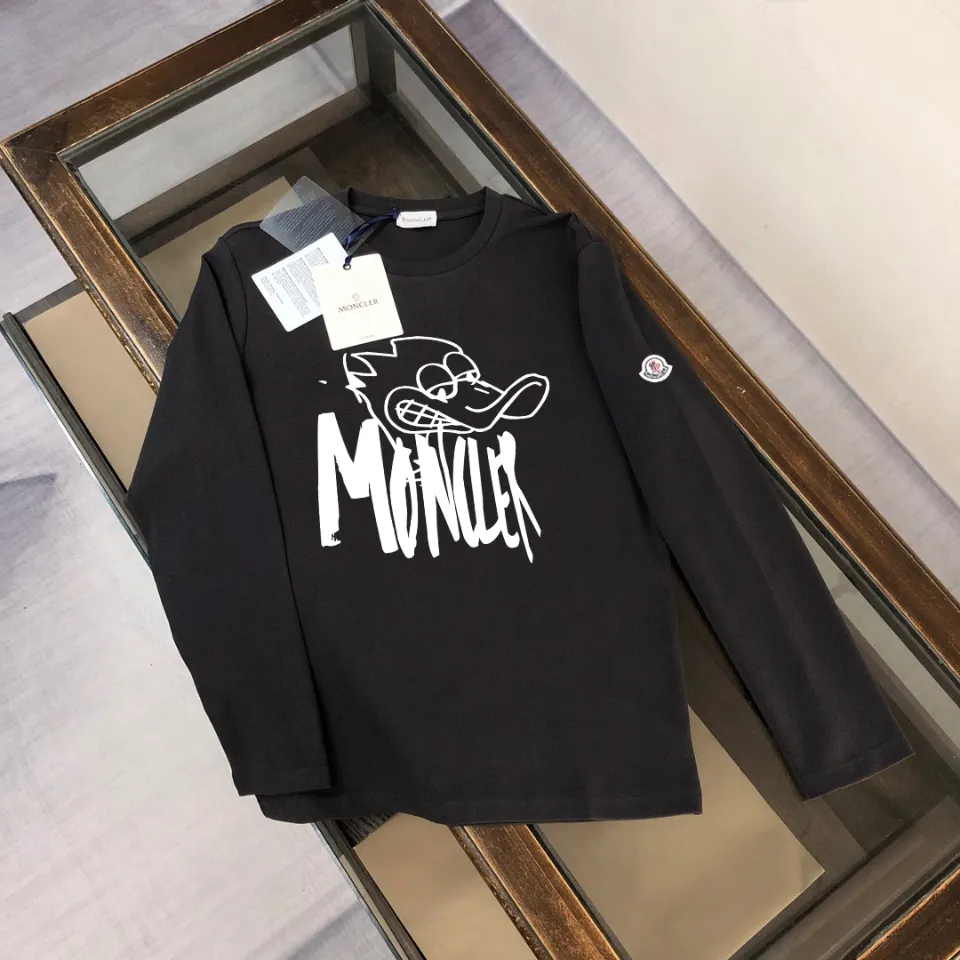 P180, a non-off-the-shelf model, you can trust it. Moncler printed long-sleeved T-shirt, 240g breathable cotton fabric, very soft and comfortable texture, does not shrink, does not deform, does not ball), can be worn alone as a base layer. Original customized accessories, collar label, care mark, hangtag, packaging (perfect details) Color: White Black Size: XS S M L