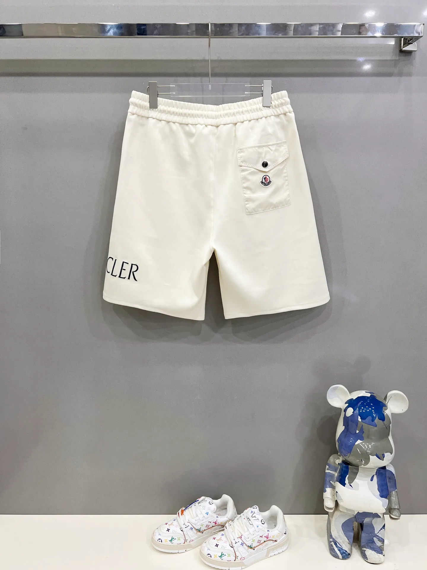 P180 MONCLER/muzzle custom space cotton shorts embroidered letters LOGO nylon pocket badge logo official synchronization high version high quality fashionable personality versatile trend pure original quality original fabric hang tag collar label washed wheat complete three standards color: black. apricot. gray. Size: XS-L