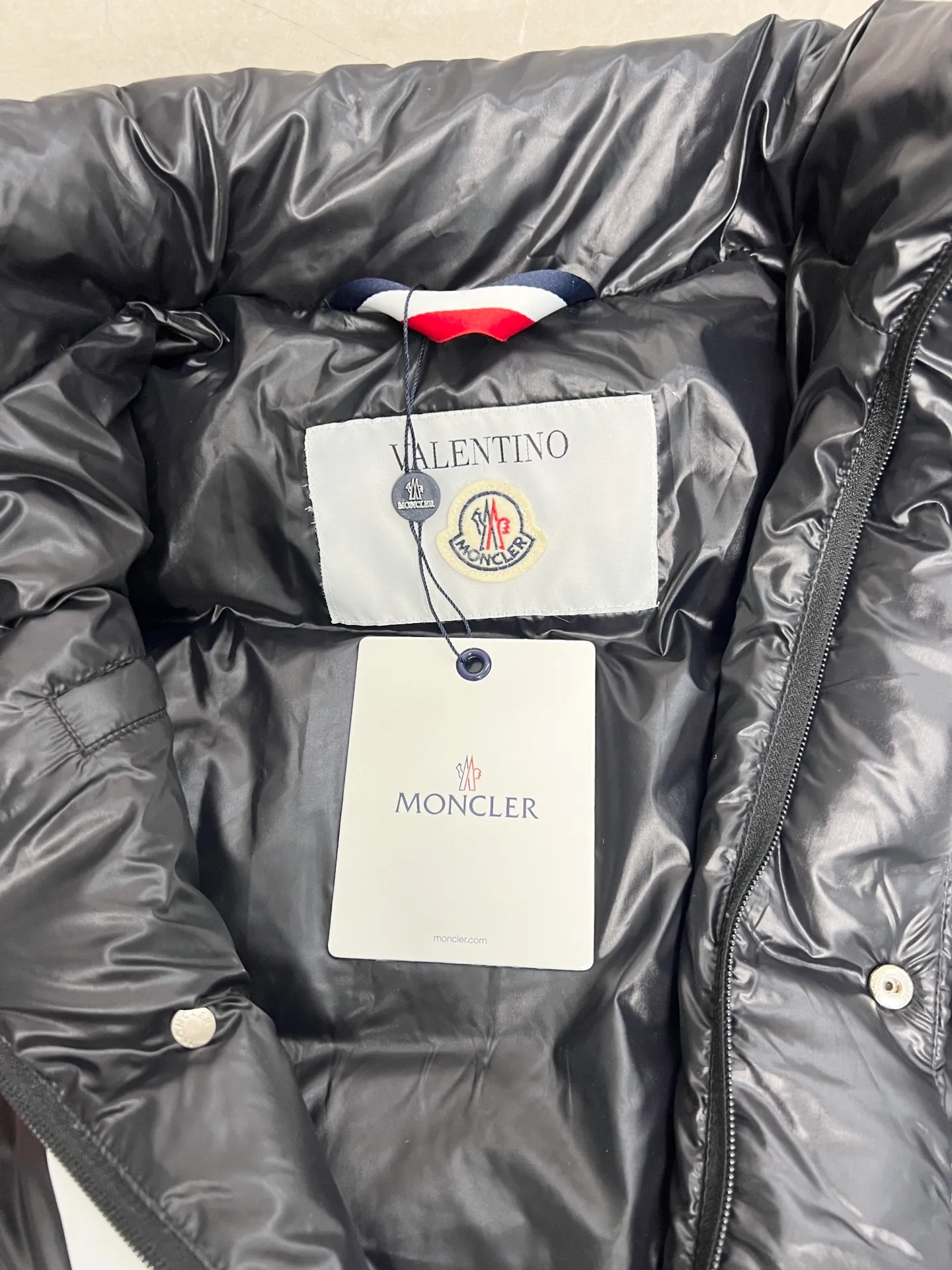 P820 ​​Moncler jointly branded Valentino down jacket Size: 1234