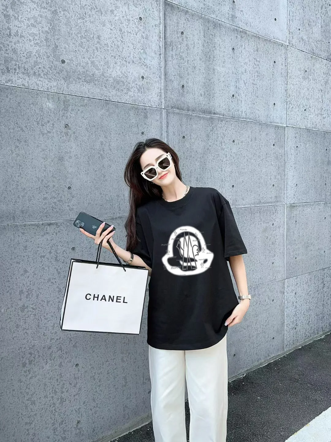 P140 [MONCLER] 2025FW short-sleeved T-shirt, badge + LOGO printing, high-end 26s double yarn 300g fabric, heavy fabric, custom stretch rib, same cylinder and dye, complete three standards, same style for men and women, color: black, white, size: S M L XL 2XL