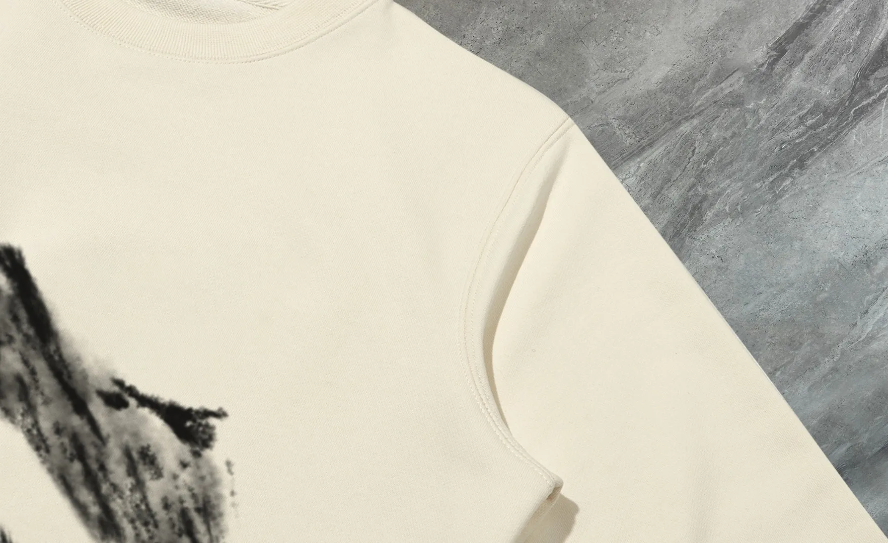 P210 High-version sweatshirt) [Long-term stock] 〖𝐌𝐎𝐍𝐂𝐋𝐄𝐑~Mask〗 Made of 440g heavy-weight fabric. It is different from the market currency. It can be matched with any variety and is properly handsome. 😎The whole dress is made of double waistcoats. The double waistcoats make the whole dress more three-dimensional. Not ordinary factories can do such fine work. 2025 Spring runway version of the T stage, on sale at the counter, round neck terry sweatshirt, high-end double-strand pure cotton, custom-made stretch ribs, dyed in the same vat, complete with three standards, matched with exquisite embroidered LOGO on the chest, simple and advanced, same style for men and women. Color: black, apricot, white, size: S M L XL 2XL