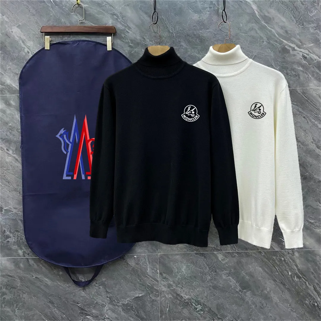 P220 Moncler, complete with 3 marks for the muzzle, logo embroidered turtleneck sweater, fine wool blended sweater, high-end customization series for men and women, belongs to the brand's high-end main line, patented top-grade yarn blending, uses innovation to interpret conventional styles, and the configuration of fabrics is subversive. The details are remarkable. SS's most anticipated sweater in winter, full of high-end sense. Outflowed from the brand's designated Zhejiang processing factory, extremely cost-effective, and the quality of Meri wool yarn is excellent. It feels super soft, delicate, soft, non-pilling and does not deform. It is available at all major counters at the same time. It is a must-have product every year. The product seems simple, the process is extremely complicated, and the upper body is not picky. The upper body is extremely skin-friendly and comfortable. It can be worn close to the body with an outer jacket or as an outer layer. Color: Black White Size: M L XL 2XL 3XL