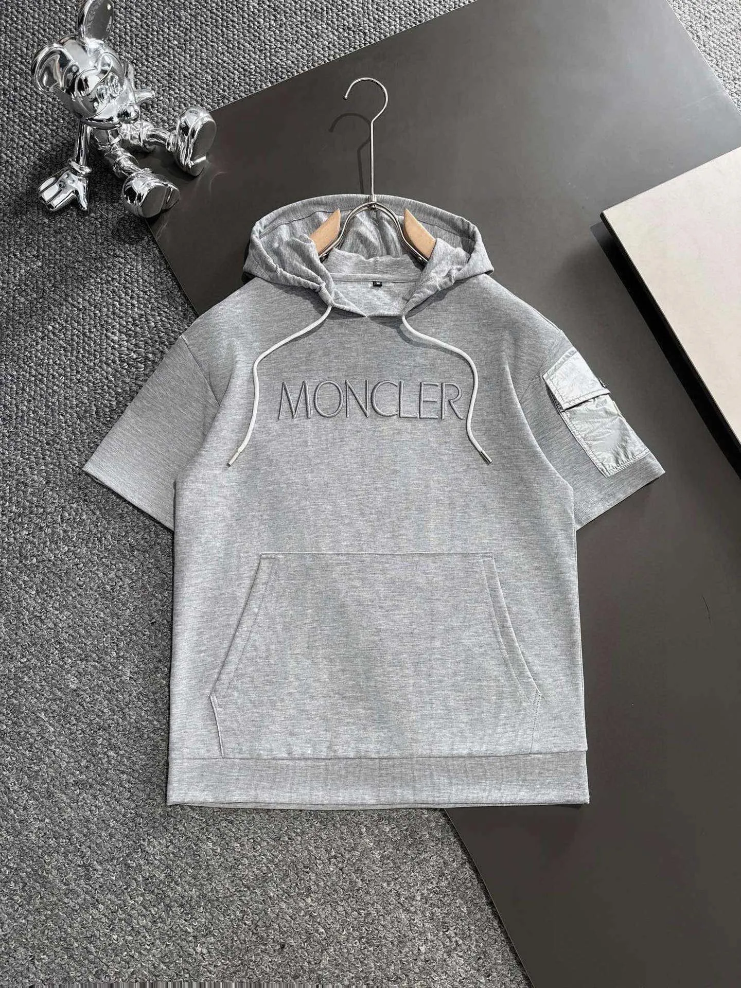 P560 Brand [MONCLER Mouth Covered] 2025 round neck short-sleeved shorts suit. The pure cotton fabric upper body will not be stuffy, the smooth and comfortable skin-friendly effect is more breathable, the fabric has its own texture, classic logo technology, a new interpretation from a unique angle, the first choice for fashion and versatility! Size: M-3XL (maximum wear: 190 pounds)