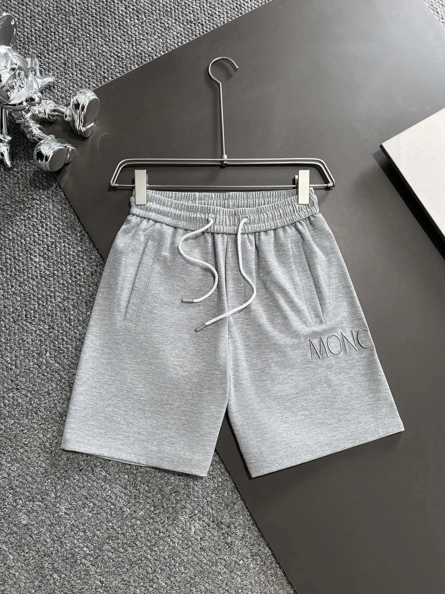 P560 Brand [MONCLER Mouth Covered] 2025 round neck short-sleeved shorts suit. The pure cotton fabric upper body will not be stuffy, the smooth and comfortable skin-friendly effect is more breathable, the fabric has its own texture, classic logo technology, a new interpretation from a unique angle, the first choice for fashion and versatility! Size: M-3XL (maximum wear: 190 pounds)