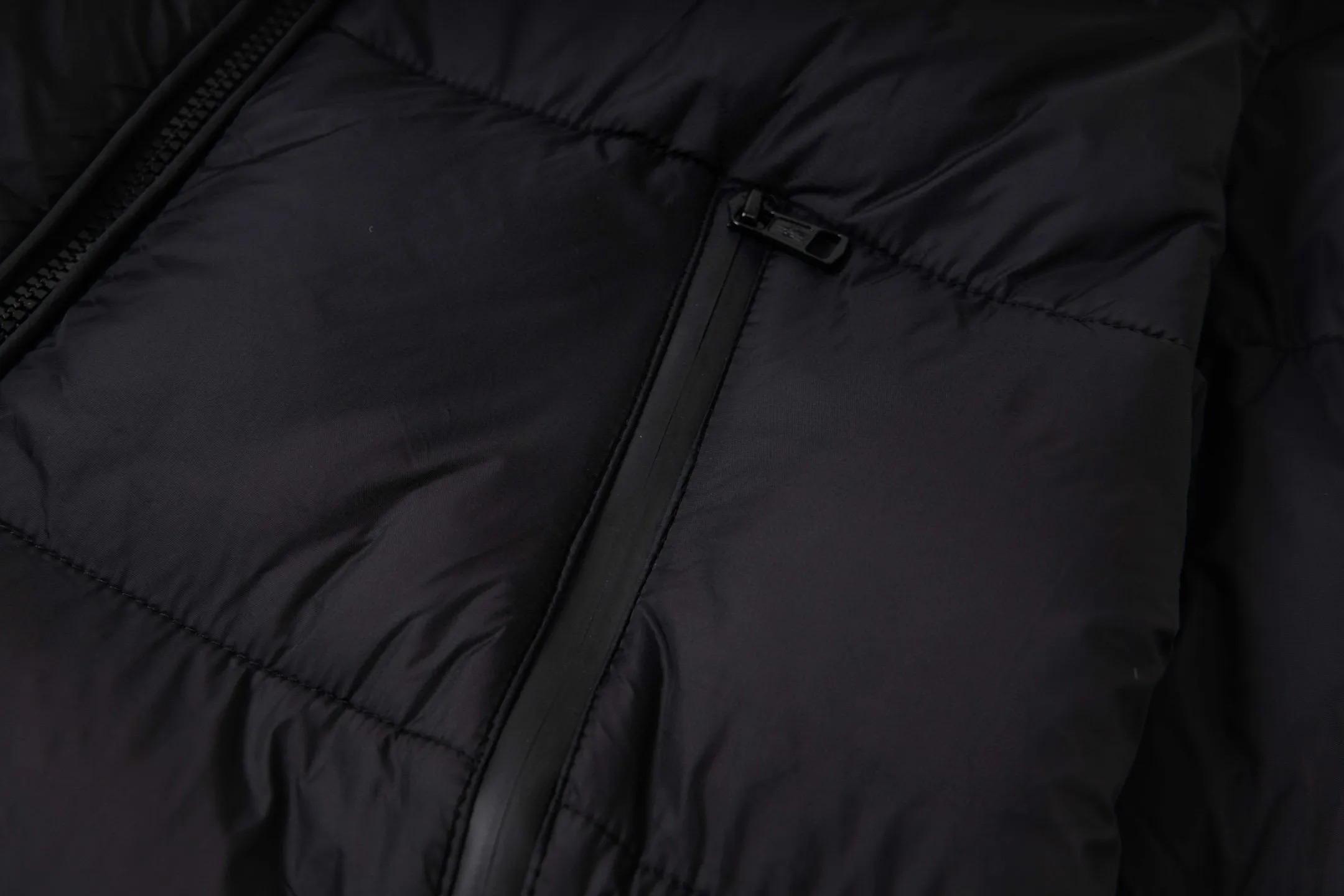 P390 Moncler · MONTCLA series new hooded cotton jacket, the same style as Wang Hedi's. The letters are exquisitely embroidered. All the accessories are the same. Full of details. The same style for couples. The best choice to buy! Size: m-2xl