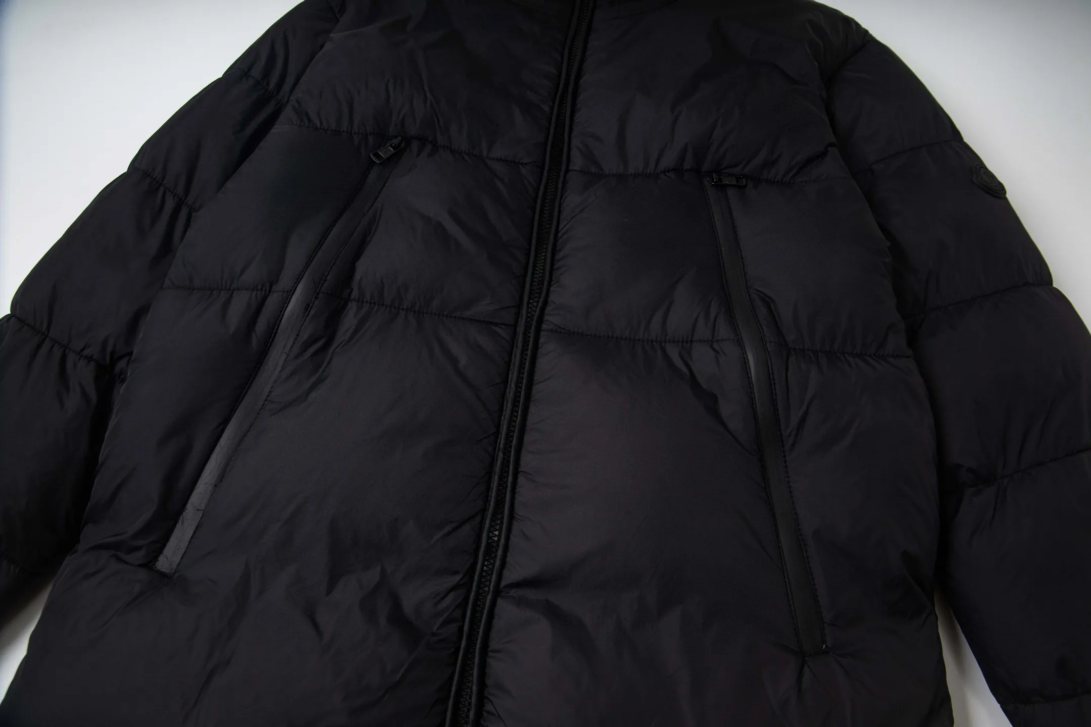 P390 Moncler · MONTCLA series new hooded cotton jacket, the same style as Wang Hedi's. The letters are exquisitely embroidered. All the accessories are the same. Full of details. The same style for couples. The best choice to buy! Size: m-2xl