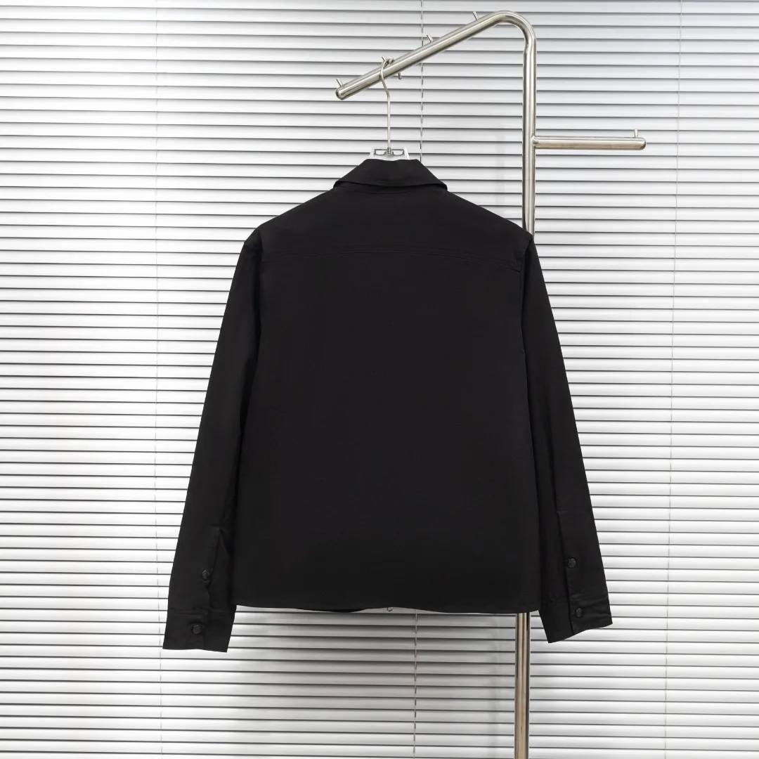 P360 top version (difference in currency) Style: MONCLER executive jacket with pockets and small label Color: Picture color Size: S-XL Fabric: Pure cotton Accessories: Full set of customized accessories No gender distinction Same style for men and women
