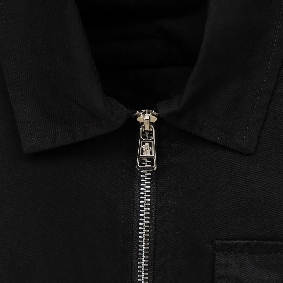 P360 top version (difference in currency) Style: MONCLER executive jacket with pockets and small label Color: Picture color Size: S-XL Fabric: Pure cotton Accessories: Full set of customized accessories No gender distinction Same style for men and women