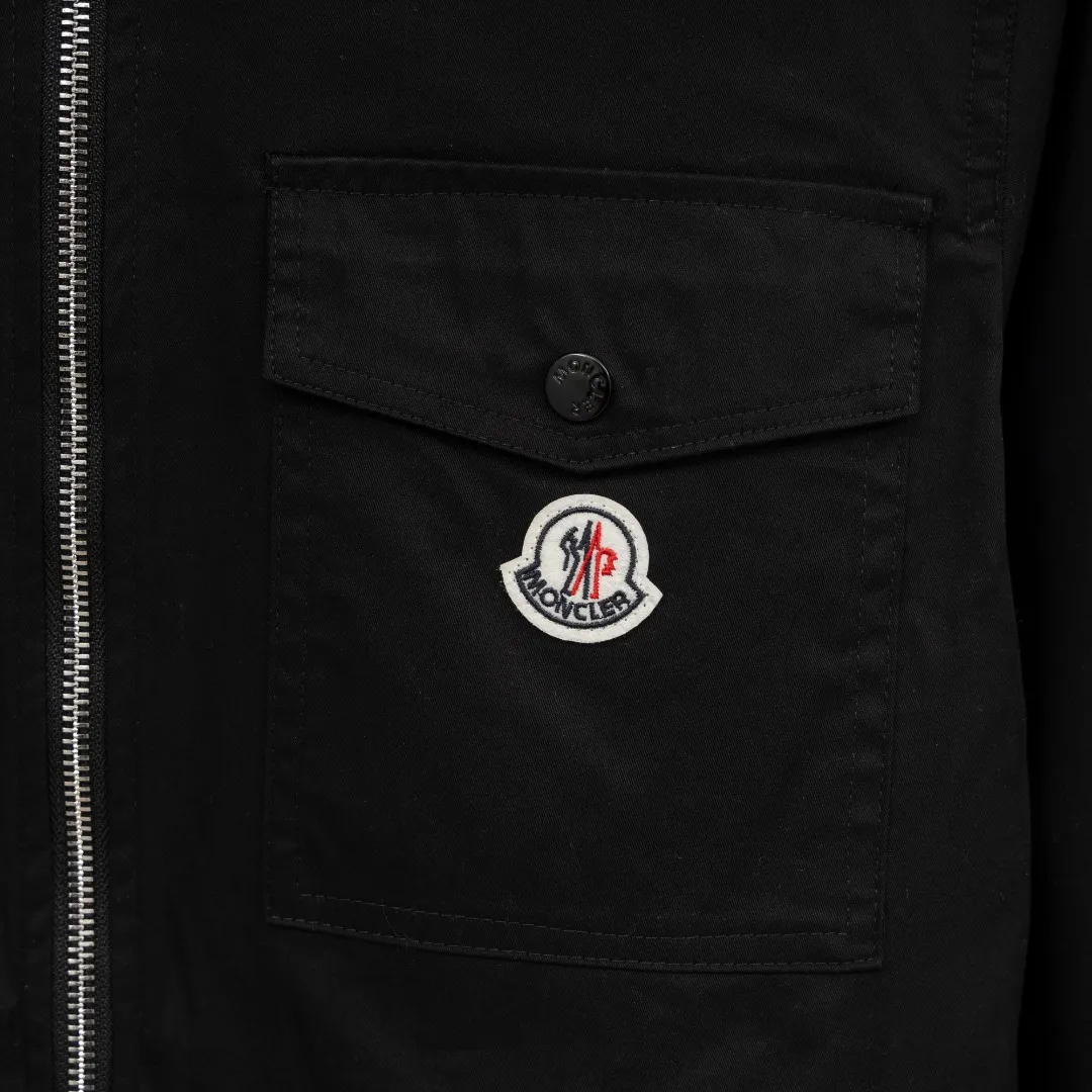 P360 top version (difference in currency) Style: MONCLER executive jacket with pockets and small label Color: Picture color Size: S-XL Fabric: Pure cotton Accessories: Full set of customized accessories No gender distinction Same style for men and women
