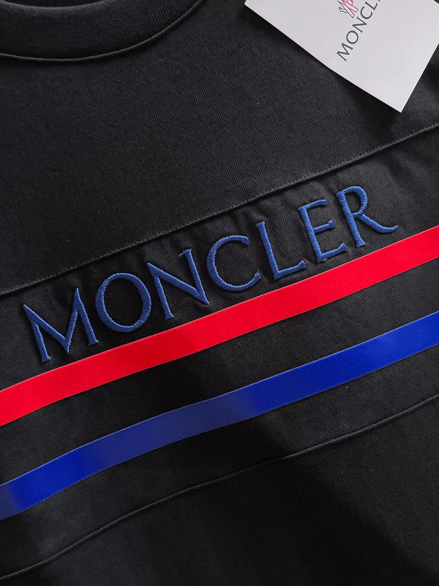 P570 Brand [MONCLER Mouth Covered] 2025 round neck short-sleeved shorts suit. The upper body of pure cotton fabric will not be stuffy. The smooth and comfortable skin-friendly effect is more breathable. The fabric has its own texture. Classic logo technology. A new interpretation from a unique angle. Fashionable and versatile choice! Size: M-3XL (maximum wear: 190 pounds)