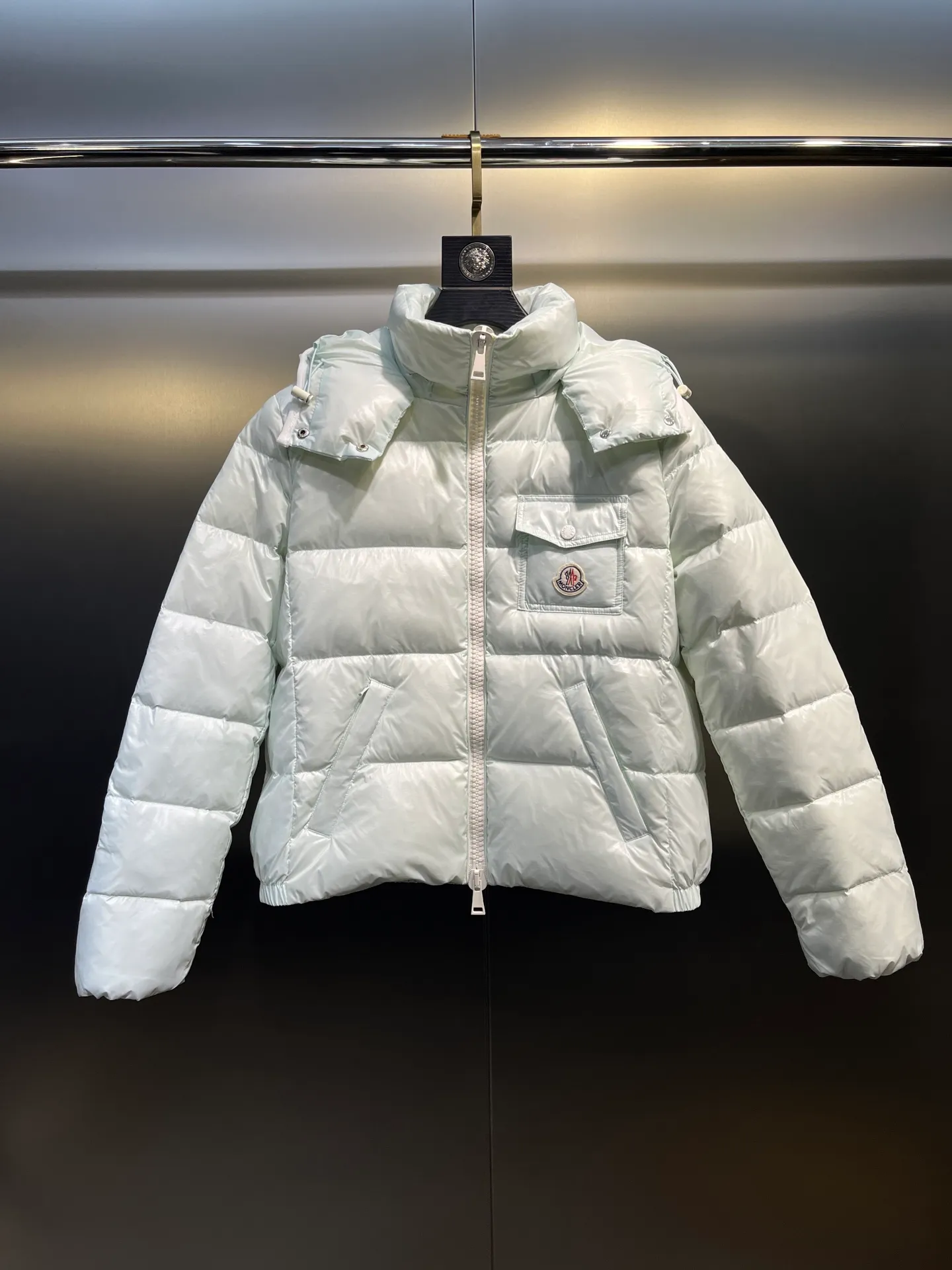 P760 moncler🌟down jacket, original custom-made hardware accessories, all imported and original customization, welcome to compare, absolutely high quality, using top-grade 90 white duck down, super soft, fluffy and plump, super heavy-duty, fabric workmanship, perfect version, pay attention to the fabric, super comfortable, exclusive model, non-market goods, same sizes for men and women.  size: 0123