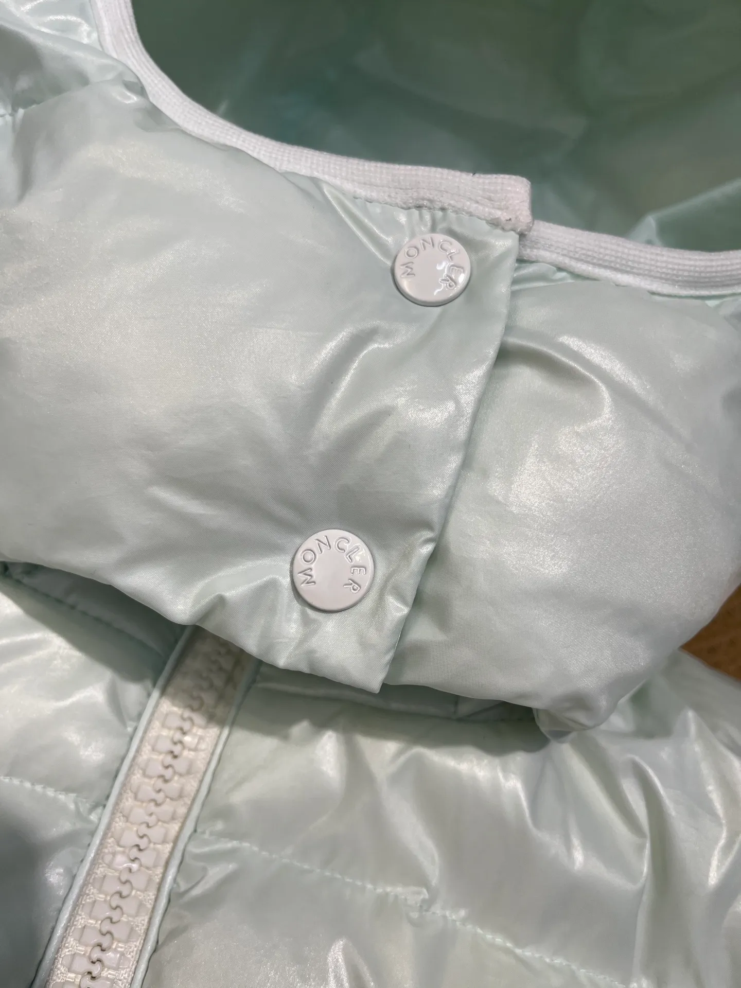 P760 moncler🌟down jacket, original custom-made hardware accessories, all imported and original customization, welcome to compare, absolutely high quality, using top-grade 90 white duck down, super soft, fluffy and plump, super heavy-duty, fabric workmanship, perfect version, pay attention to the fabric, super comfortable, exclusive model, non-market goods, same sizes for men and women.  size: 0123