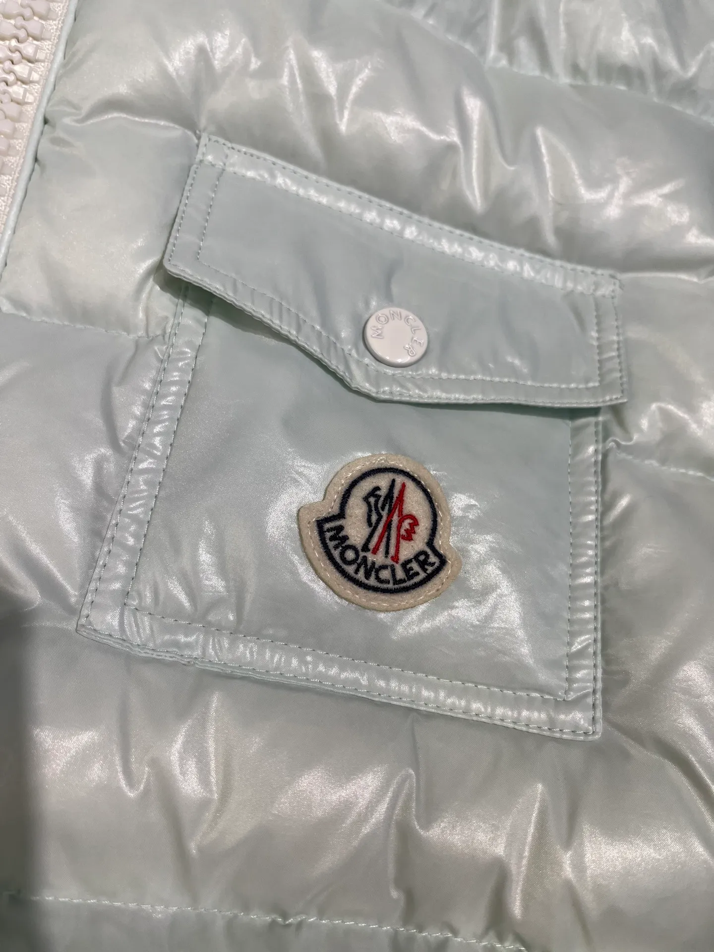 P760 moncler🌟down jacket, original custom-made hardware accessories, all imported and original customization, welcome to compare, absolutely high quality, using top-grade 90 white duck down, super soft, fluffy and plump, super heavy-duty, fabric workmanship, perfect version, pay attention to the fabric, super comfortable, exclusive model, non-market goods, same sizes for men and women.  size: 0123