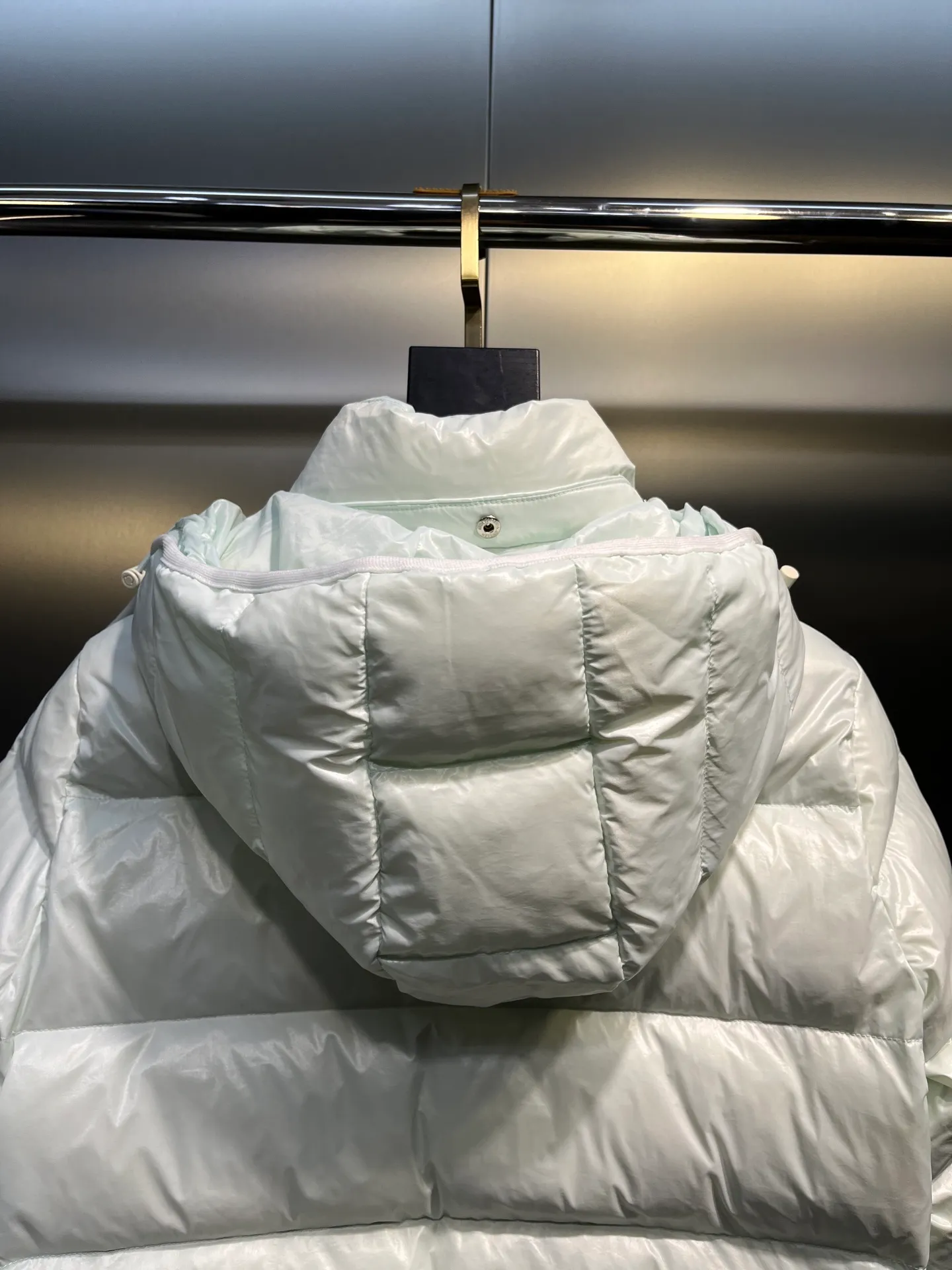 P760 moncler🌟down jacket, original custom-made hardware accessories, all imported and original customization, welcome to compare, absolutely high quality, using top-grade 90 white duck down, super soft, fluffy and plump, super heavy-duty, fabric workmanship, perfect version, pay attention to the fabric, super comfortable, exclusive model, non-market goods, same sizes for men and women.  size: 0123