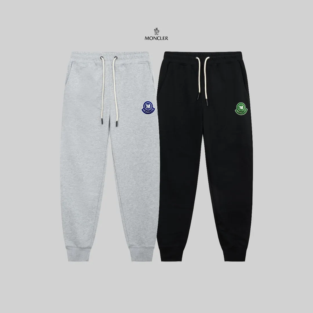 P270 top version, different currency) ✨Moncler SS show model Slim-fitting line logo simple Logo sweatpants 380g weight Compatible with all body types Black and white drawstring design on the waist elastic band Customized drawstring pockets with diagonal pocket design on both sides There is also a small pocket on the back Color: black gray Size S-XL