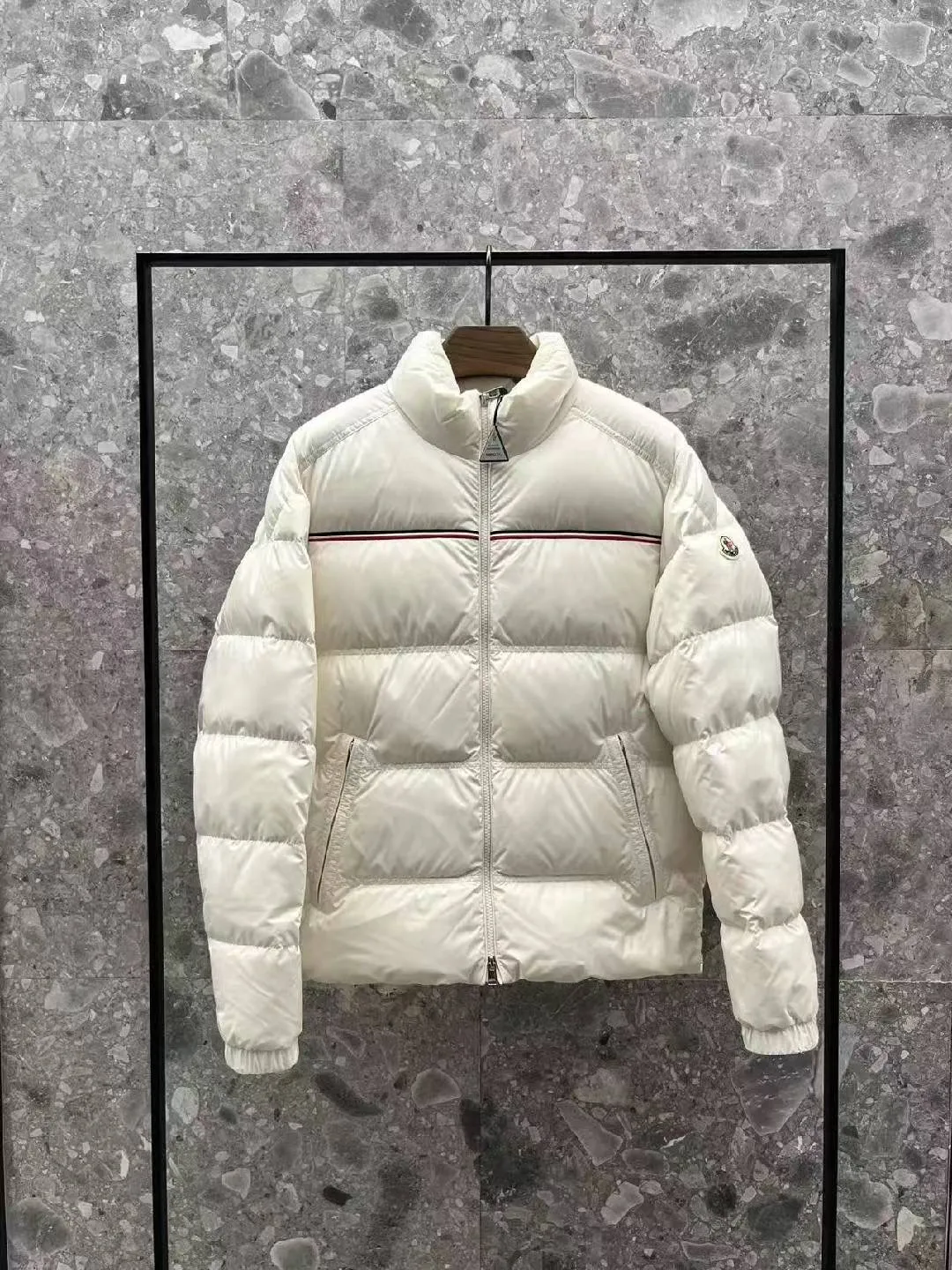 P940 Moncler 25 new style - men's simple colorful striped down jacket 🌈 Color: black white Size: 1 2 3 4 5