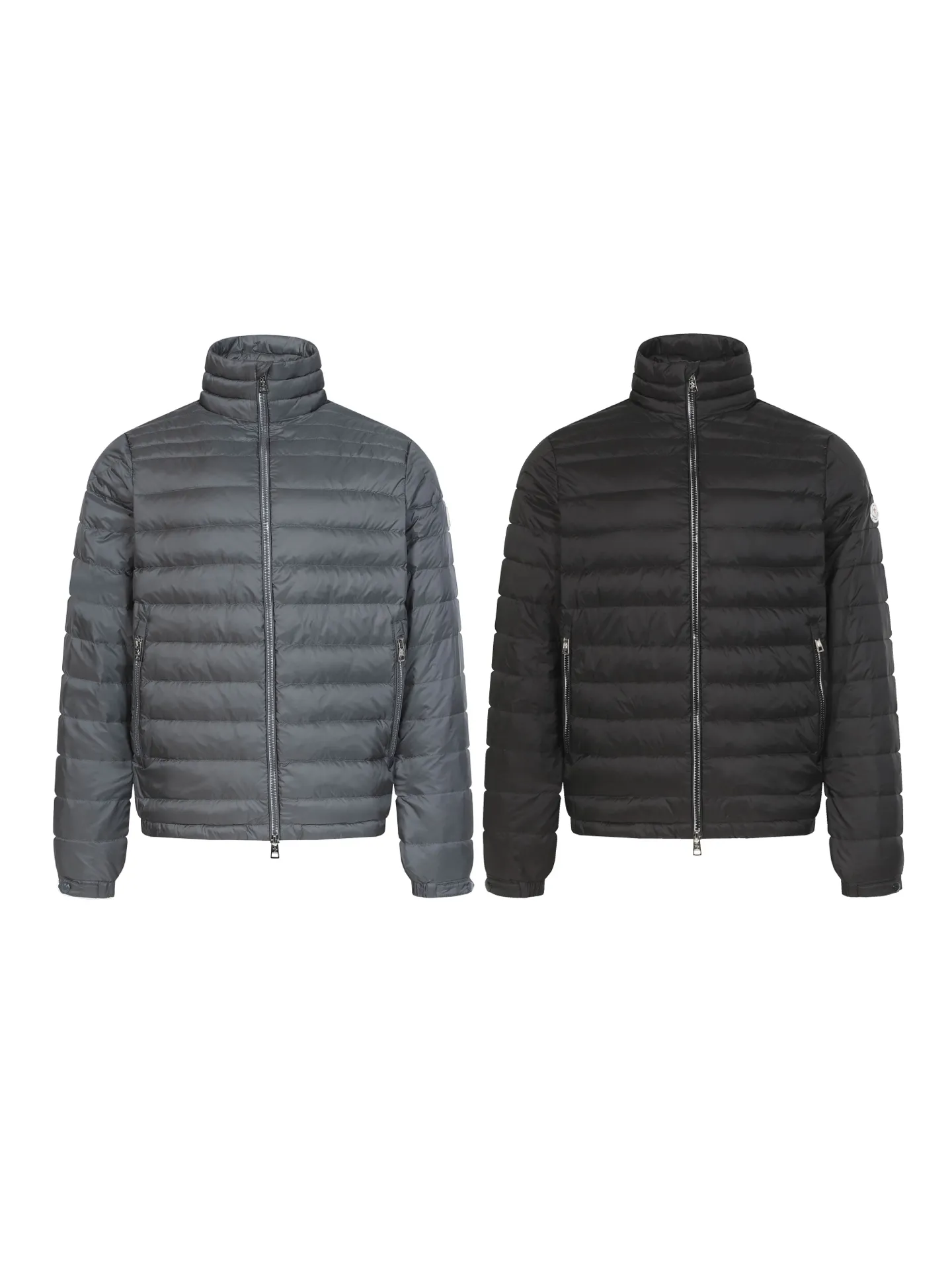P900 Premium 90 down] Moncler Arnique short and light men's down jacket. Super soft and delicate fabric, white duck down filling. Extremely light and warm. The Arnique hooded down is made of polyester fiber outer fabric and is Moncler's classic men's design item.  The Arnique short down features classic checkered quilting and signature patch pockets on the sleeves, highlighting Moncler's style. The outer fabric reflects the brand's commitment to lowering its environmental footprint. Modular design, removable hood can be easily put on and taken off according to weather conditions. Details Made of polyester outer fabric Polyester lining Down filling Size : S-XXL