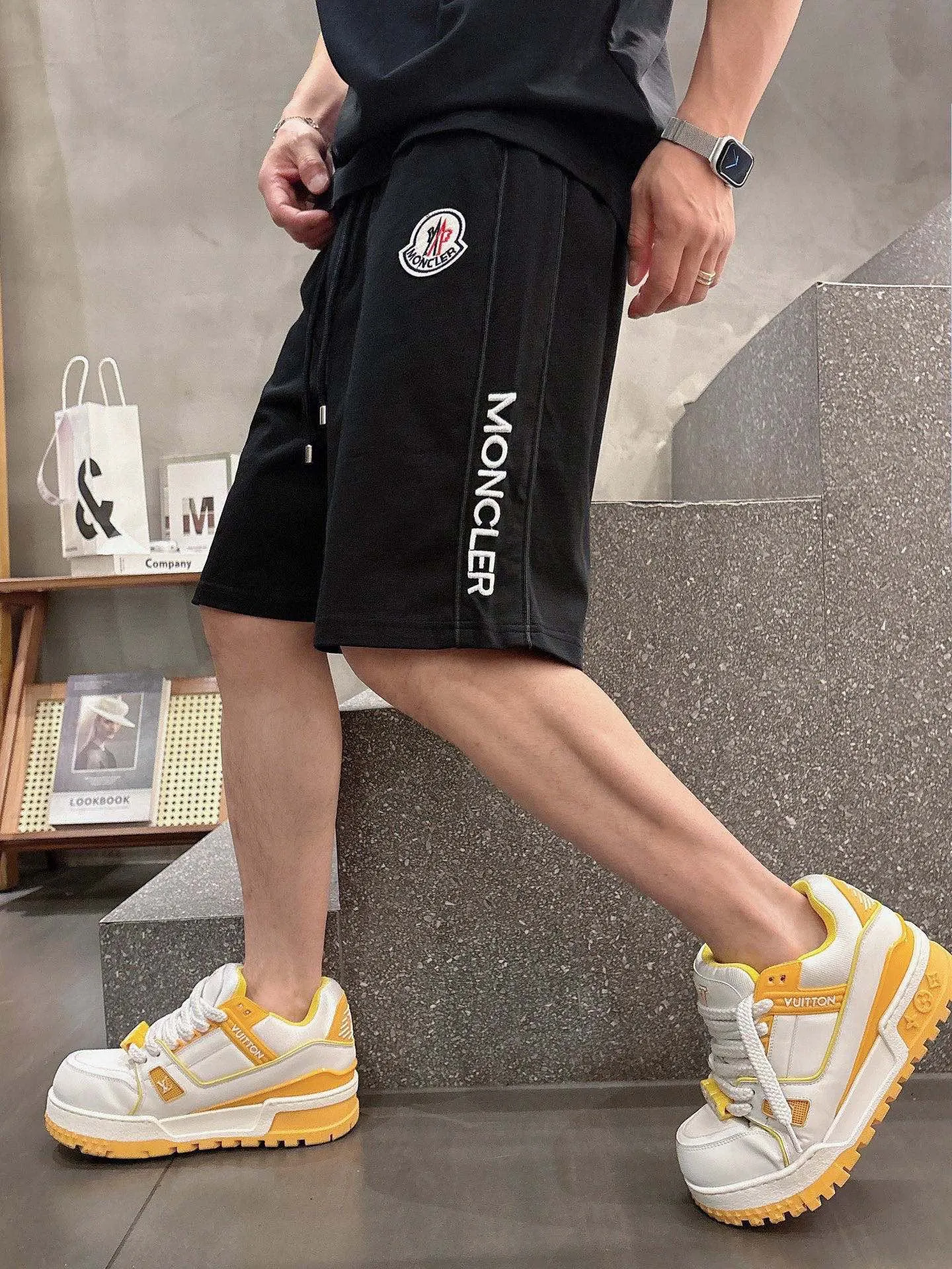 P570 Brand [MONCLER Mouth Covered] 2025 round neck short-sleeved shorts suit. The pure cotton fabric upper body will not be stuffy, the smooth and comfortable skin-friendly effect is more breathable, the fabric has its own texture, classic logo technology, a new interpretation from a unique angle, fashionable and versatile choice! Size: M-3XL (maximum wear: 190 pounds)