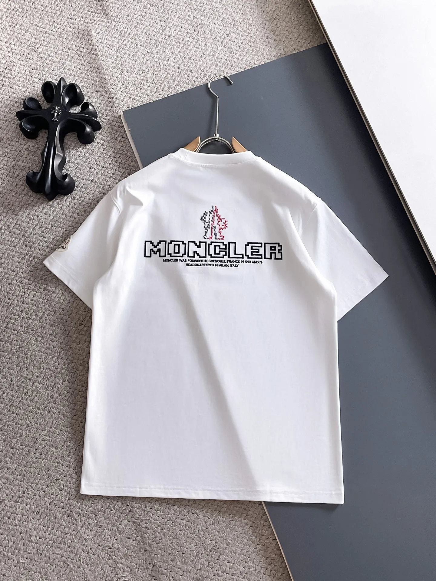 P190 💎MONCLER selects 340 grams of customized fabrics, high weight [top quality], special embroidery technology + customized seal embellishment, same style for men and women. Size: S M L XL XXL Color: Black White