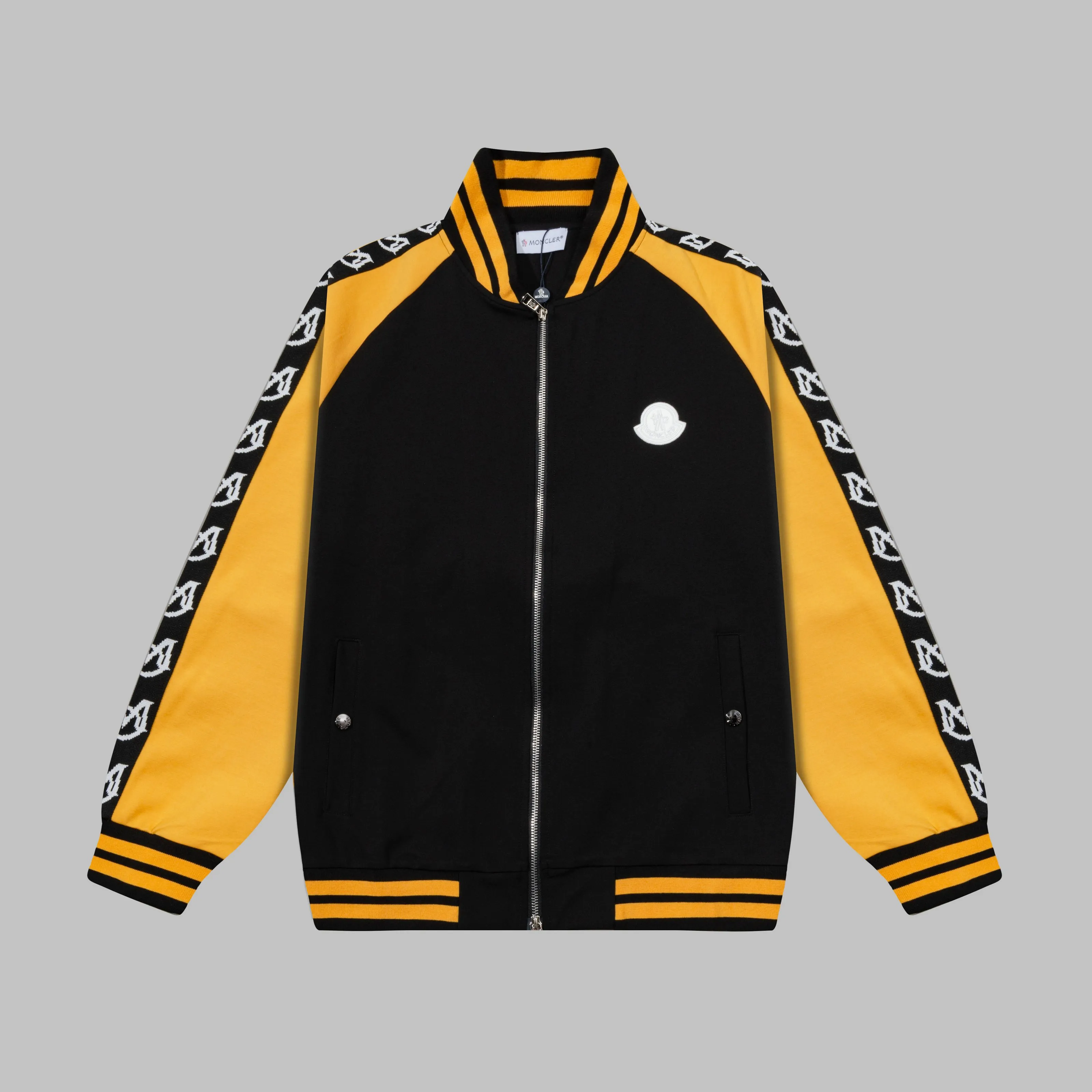 P270 MONCLER/Mask Custom fabric suit zipper jacket Color block design embroidered micro-label LOGO hand sleeve webbing technology Official synchronization High version High quality Fashion personality Versatile trend Pure original quality Original fabric Hang tag Collar label Washed wheat Complete three standards Color: black and white. Black green. Black yellow. Size: S-2XL