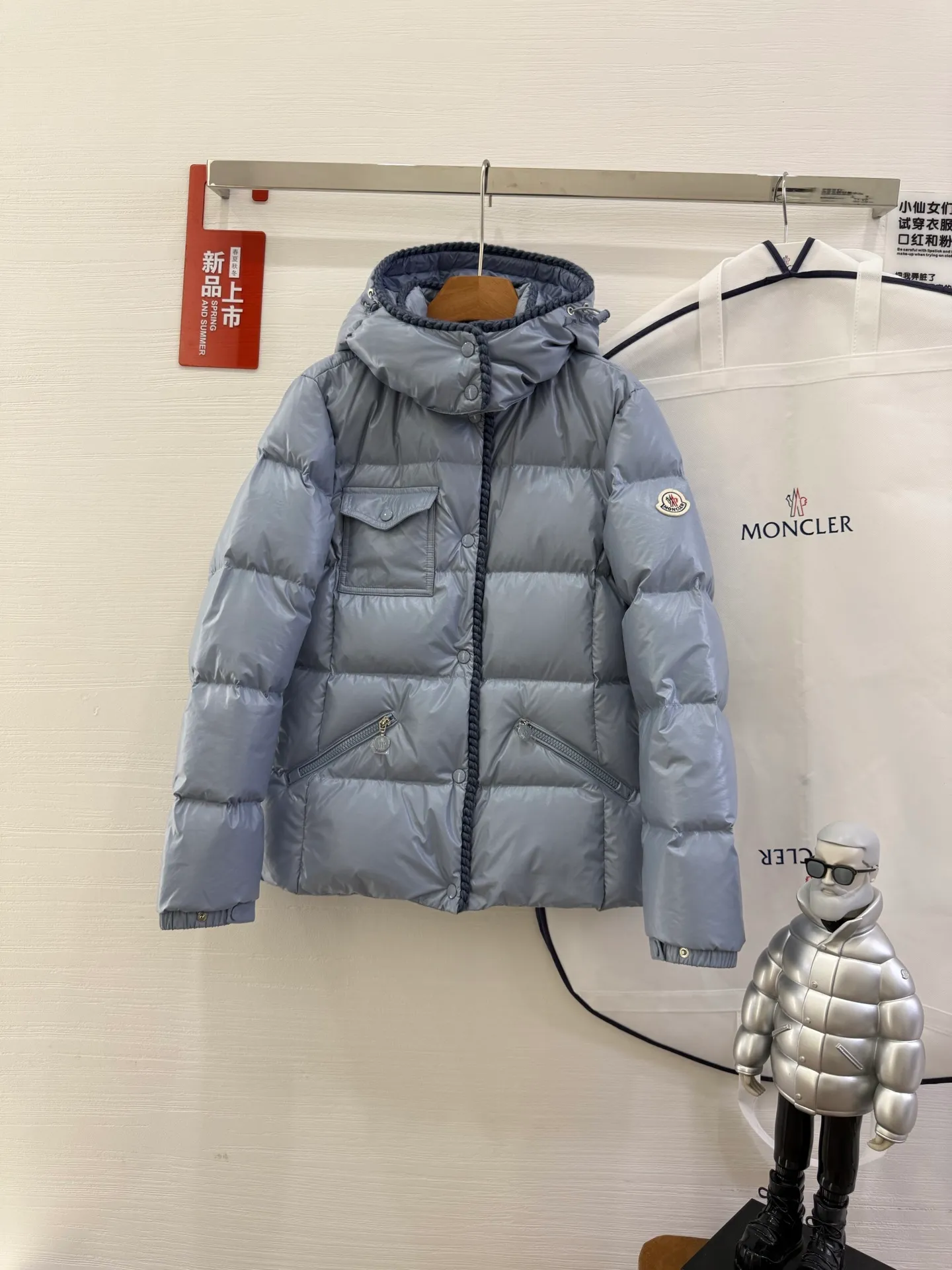 P940 Moncler/Moncler 25 new oil wax leather waisted GLAREIN hooded long-sleeved down jacket for women. Oil wax leather coated new fabric, slim design style, warm and slimming, 90% goose down filling, molded custom hardware. Color: red, white, blue, black Code number: 1-2-3-4