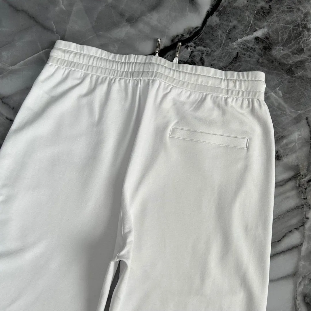 P320 [MONCLER Mouth Mouth] (Fat Man's Gospel) The same style as the 2025 official website. World-renowned luxury brand. Summer men's (double mercerized) high-quality 🐂 suit. It is made of imported original fabrics. It is a fashion trend of the season and a versatile hit. Simple and elegant, precise workmanship allows you to be at the top of fashion. Size: M-5XL (can be worn up to 220 pounds)