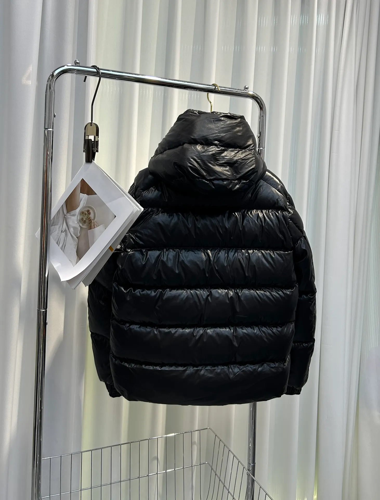 P720 Moncler Maya 70 Short Down Jacket The iconic men's Moncler Maya 70 down jacket is highly recognizable and specially designed to celebrate the brand's 70th anniversary. Style number: m70 Size: 12345 Color: black off-white gray