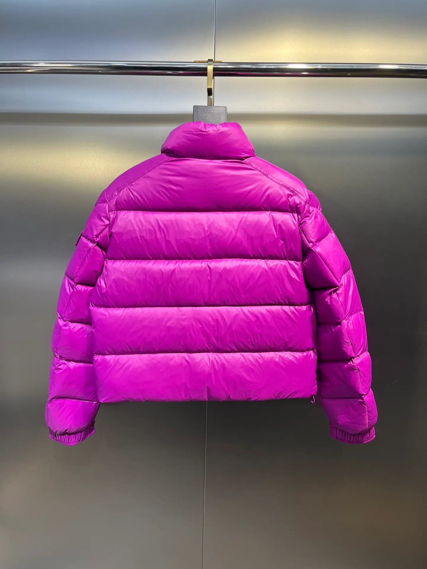 P780 moncler 🌟down jacket, original custom-made hardware accessories, all imported and original customization, welcome to compare, absolutely high quality, using top-grade 90 white duck down, super soft, fluffy and plump, super heavy-duty, excellent fabric workmanship, perfect version. Note⚠The fabric is super comfortable, exclusive model, non-market goods, same sizes for men and women.  size: 1234