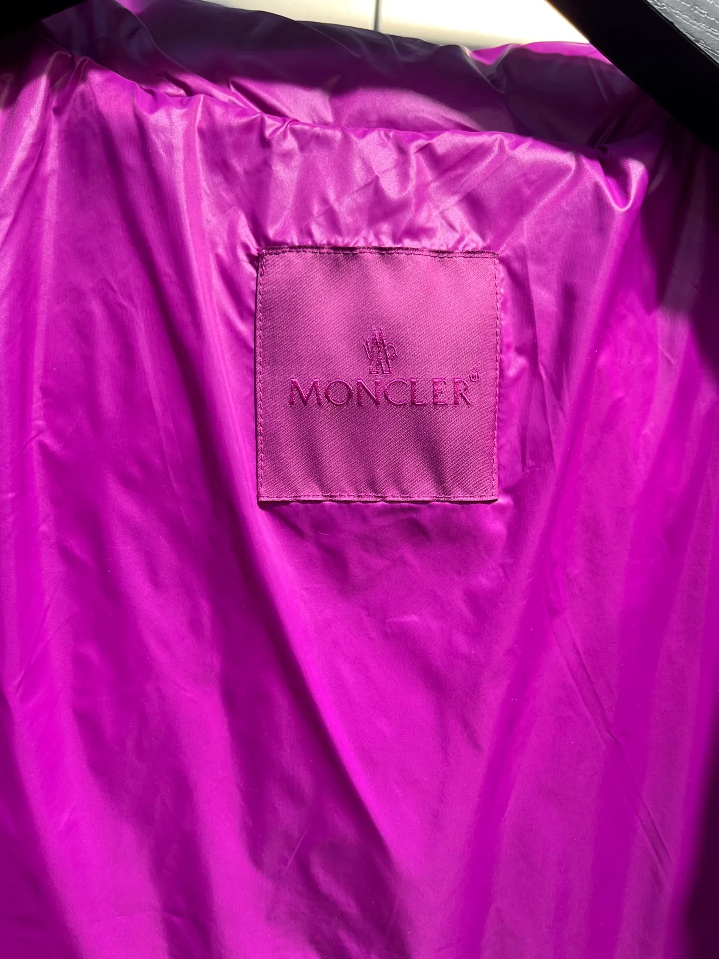 P780 moncler 🌟down jacket, original custom-made hardware accessories, all imported and original customization, welcome to compare, absolutely high quality, using top-grade 90 white duck down, super soft, fluffy and plump, super heavy-duty, excellent fabric workmanship, perfect version. Note⚠The fabric is super comfortable, exclusive model, non-market goods, same sizes for men and women.  size: 1234