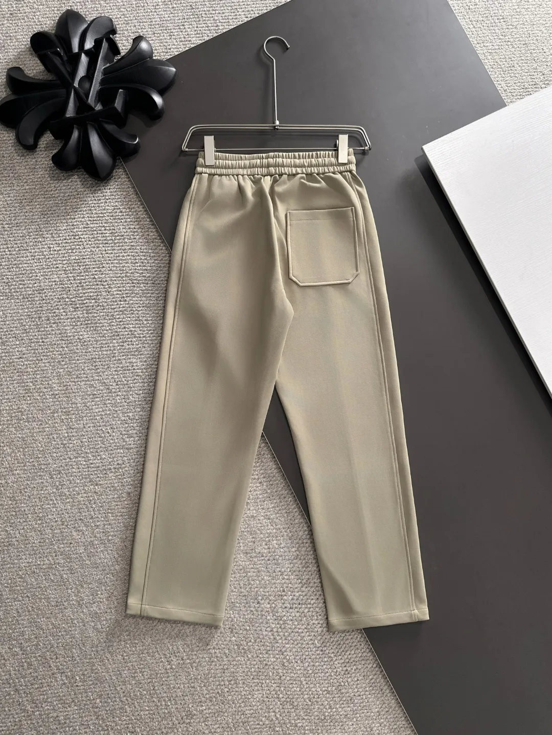 Shipped in 2-3 days P360 MONCLER/Mongolian Exclusive first release of 25ss autumn and winter new high-quality trousers Compare real-life details at will A perfect choice for autumn and winter. A must-have item. Sizes: M to 4XL (please state your height and weight when placing an order)