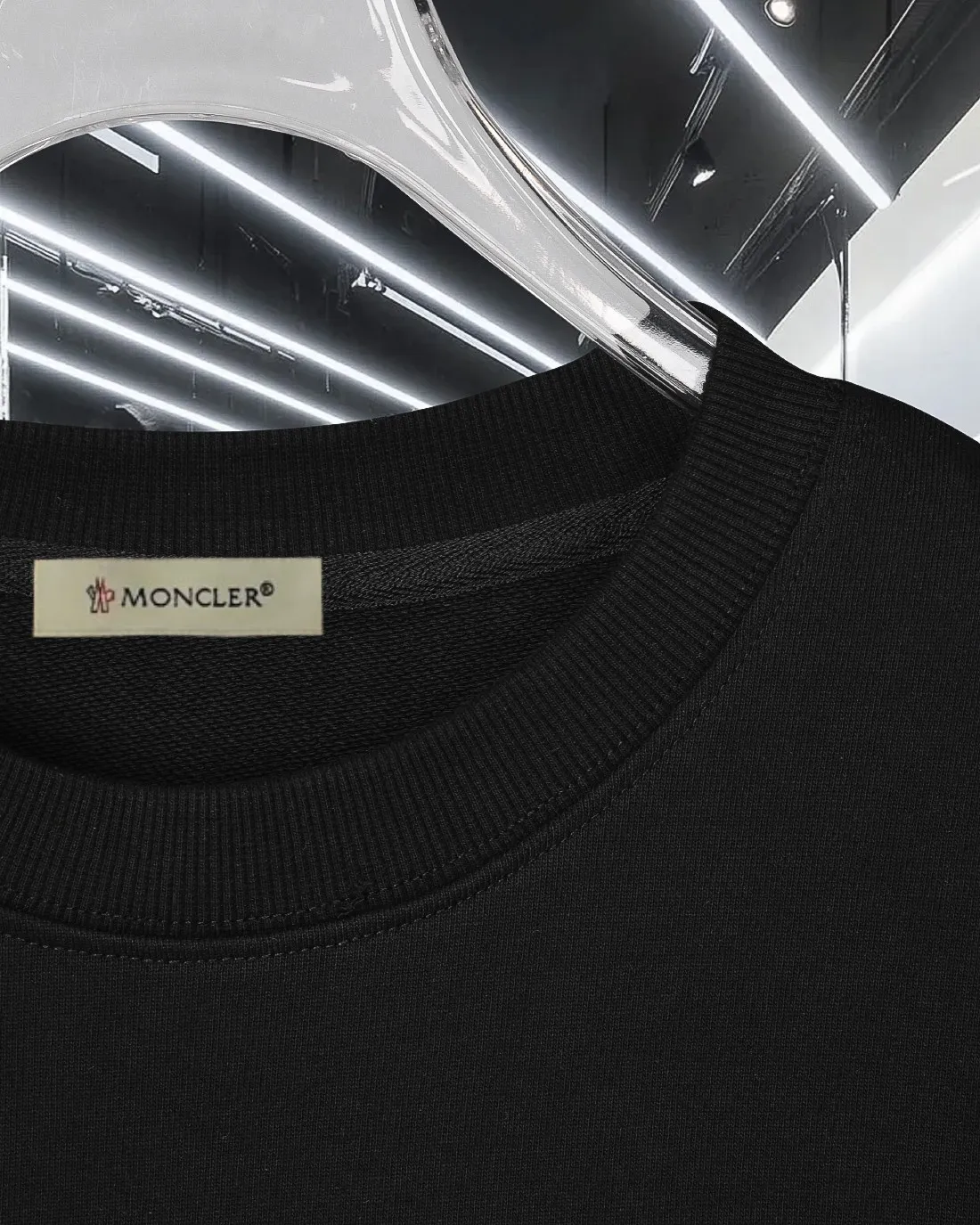 P220 (Next day shipping) MONCLER/Mousse 2025Fw new autumn and winter style 400g pullover round neck long-sleeved sweatshirt Three-dimensional offset letter logo embossed technology Same style for men and women Brand classic Pure cotton fabric Official synchronization High version High quality Fashion personality Versatile trend Pure original quality Original fabric Hang tag Collar label Washed wheat Three complete labels Color: Black. White. Size: S-XL