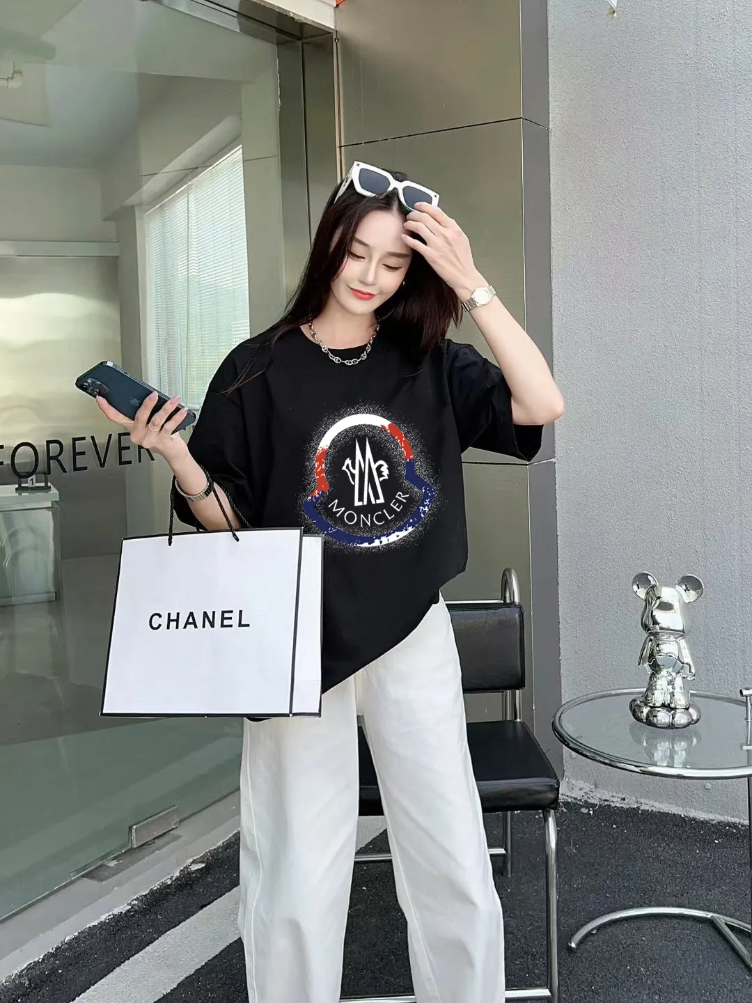 P140 🔥 [MONCLER] 2025FW short-sleeved T-shirt with badge + LOGO, high-end 26s double yarn 300g fabric, heavy fabric, custom stretcher rib, same vat and dye, complete three standards, same style for men and women, color: black, white, size: S M L XL 2XL