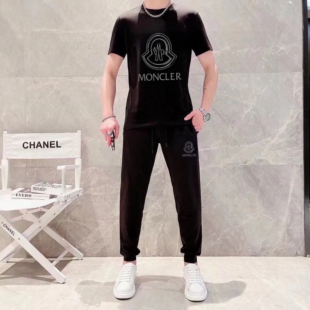 P330 💰【MONCLER】(Fat Man's Gospel) The same style as the 2025 official website. World-renowned luxury brand. Summer men's (double mercerized) high-quality 🐂 suit. It is made of imported original single fabrics. It is a trendy style of the season and a versatile hit. Simple and elegant, precise workmanship allows you to be at the top of fashion. Size: M-5XL (can be worn up to 220 pounds)