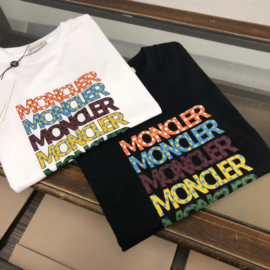 P150 Moncler 2025 new men's round neck short-sleeved couple's T-shirt, new spring and summer product, high quality 🔥🔥Fashionable and versatile, customized imported fabrics, comfortable to wear, breathable, fashionable without losing personality, casual and casual upper body, handsome and stylish, showing the temperament of a big brand. All three standards are complete! ! Color: black white Size: S-XL (loose fit)
