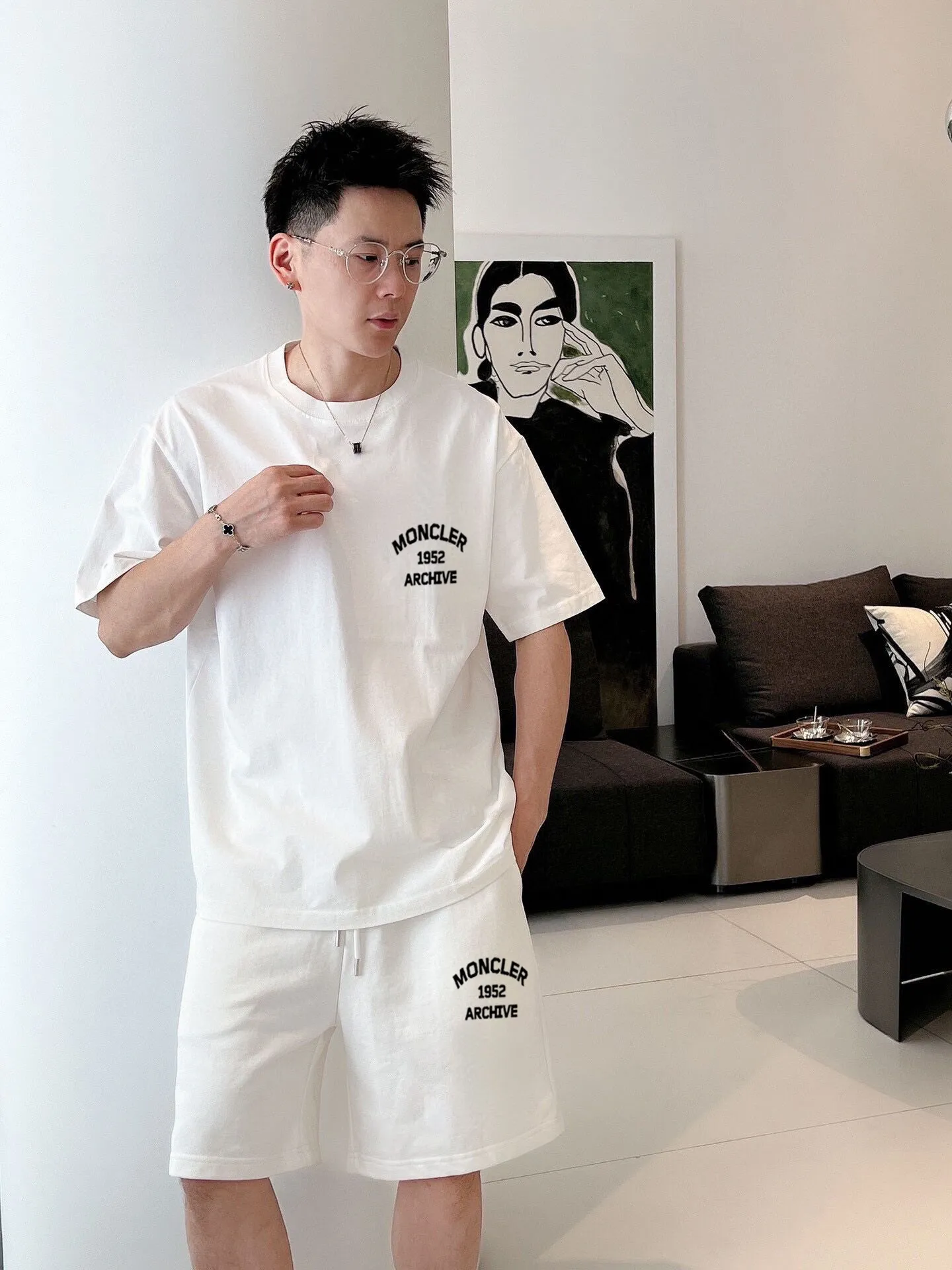 P280 Brand【MONCLER】2025 new men's short-sleeved shorts suit! Synchronous sales on the official website! High-end version on the market! It feels delicate and soft! Make you more comfortable to wear! The draped silhouette is awesome! Size: M-5XL (please state your height and weight when placing an order)