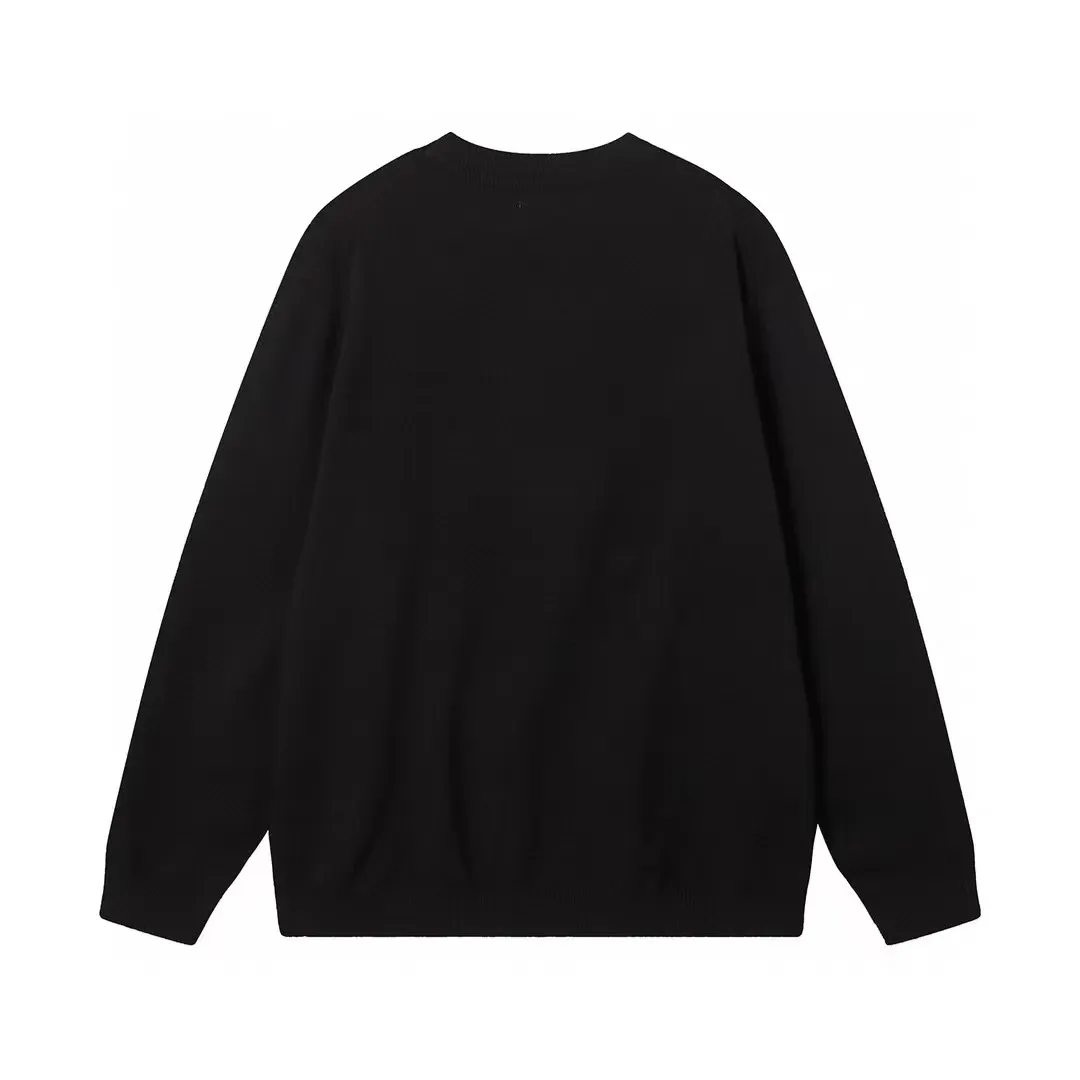 P210 Moncler/Mongolian 3-label complete, half-turtleneck sweater, fine wool blended sweater, high-end customized collection for men and women, part of the brand's high-end main line, patented top-grade yarn blending, using innovation to interpret conventional styles. The configuration of the fabric is subversive. The details are remarkable, and the price-performance ratio is very high. Meri wool yarn is of excellent quality. It feels super soft, delicate, soft, non-pilling and does not deform. The upper body is extremely skin-friendly and comfortable. Can be worn on its own with a jacket or on its own. Size: M L XL 2XL 3XL