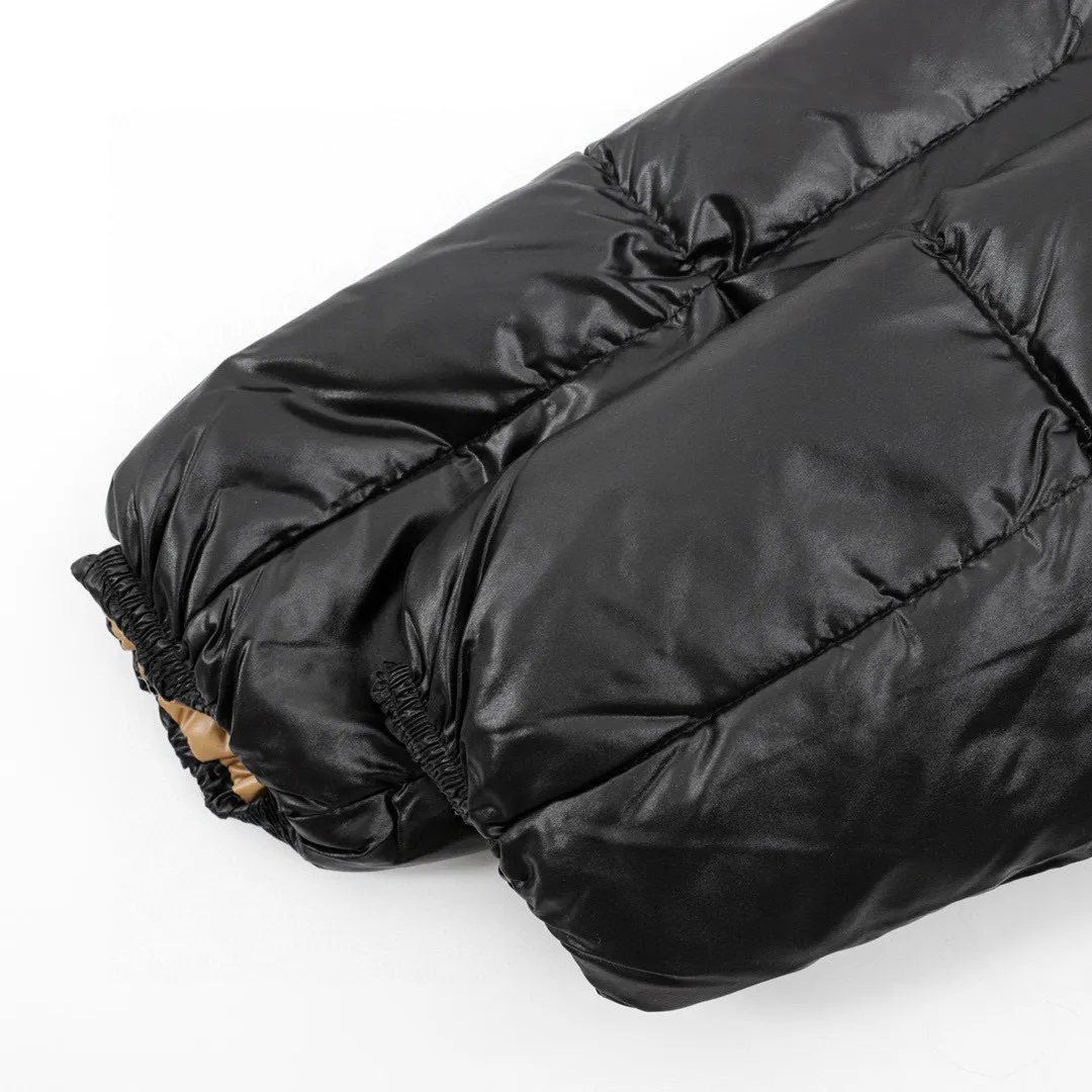 P860 Moncler/Moncler 22GW women's long bread top version, ceiling level Monc1er Moncler's classic popular model Parana official website latest color matching in 22 years, annual popular recommendation, original development, made of 90 white duck down one to one, the inner liner is made of 400 high-density diamond-proof velvet gallbladder, exclusive to the entire network!  This style can be said to be a must-have for women in the past two years. The silhouette design is super tonal, and it is a popular style of bread jacket. The hood is removable and the upper body is super comfortable. It is classic and easy to wear. It is a must-have! Style number: A82# Size: 0 1 2 3