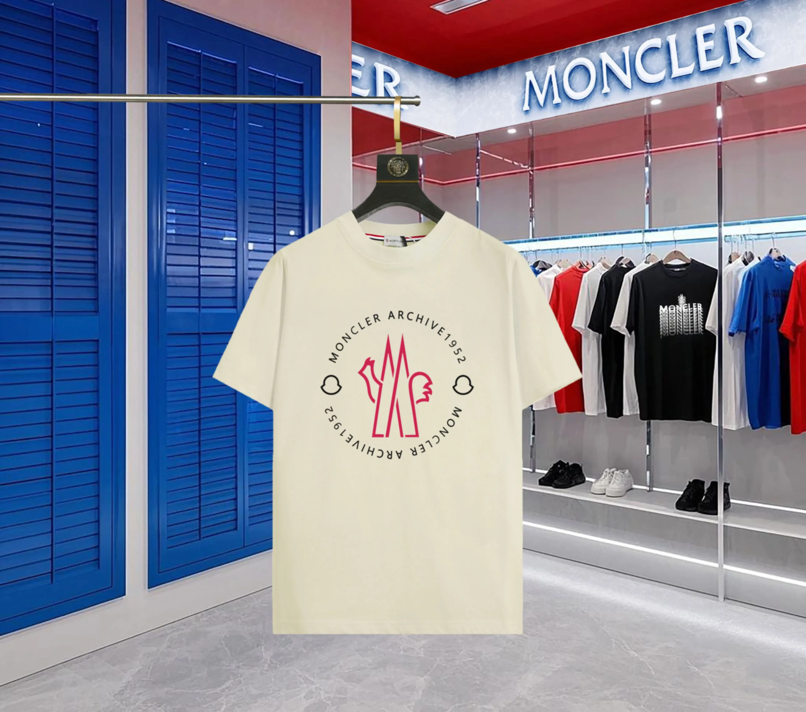 P140 💰Upgraded version "Mobile phone smart sensor ~ NFC chip armband ~ direct access to the official website for anti-counterfeiting" "Moncler ~ Mouth Mouth" 2025 new high-quality round neck short-sleeved T-shirt. The cuffs have imported embroidered labels. Customized dyeing, very comfortable to touch. Super versatile and good-looking short-sleeved. Complete with three labels. Non-market ordinary version. Feel free to compare. Quality is absolutely guaranteed! ‼ First of all, this original fabric is all custom-woven with 32-count double yarn fabric, 250G, and the weight is the same‼ Fine workmanship, double waistcoat method, double waistcoat method, double waistcoat method makes the whole dress more three-dimensional, which is not a craft that ordinary T-shirts can achieve🤪 Size: S-M-L-XL-2XL Color: black, white, apricot, same style for men and women
