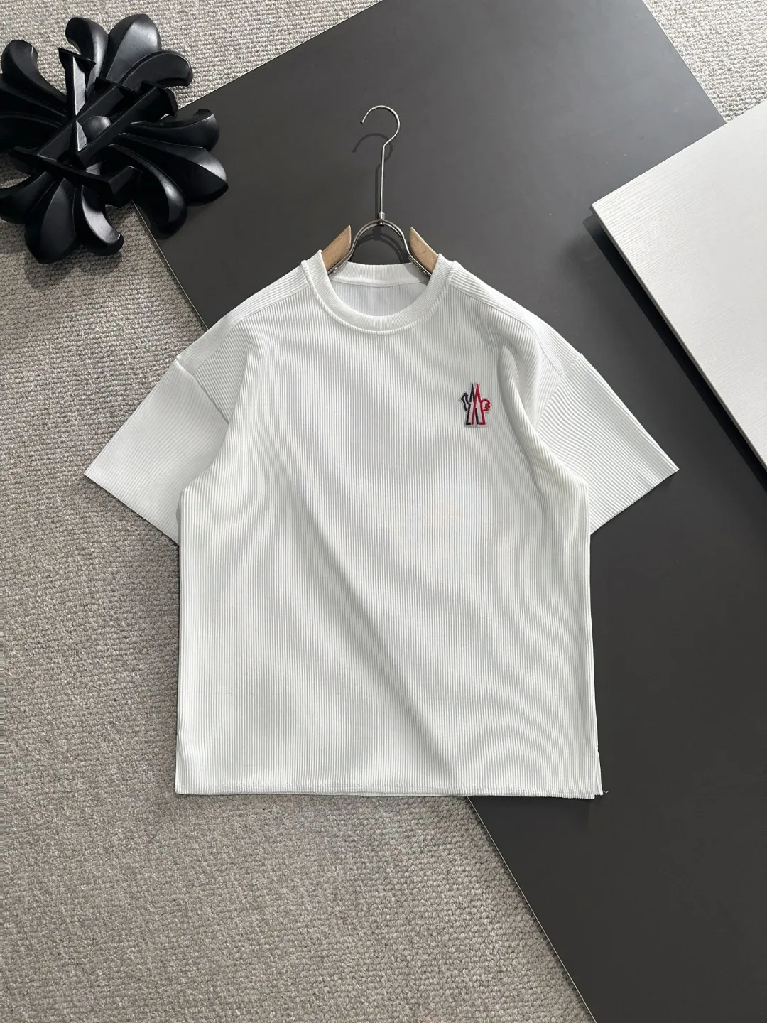 Next day shipping P460 MONCLER/Mongolian high quality 2025 spring and summer new casual heavy industry suit exclusively developed by yb! High quality production! Imported custom-made fabrics for foreign orders, with high breathability and comfort, impeccable details, brand element design concept, delicate and soft feel! It presents a casual cut and the upper body shape is great! On sale simultaneously on the official website! From a high-end men's positioning brand, the low-key luxury taste is irresistible! Exquisite workmanship and impeccable quality! The overall style is simple, fashionable and timeless, fully meeting the requirements of stylish and tasteful dressing! Size: M-XXXL