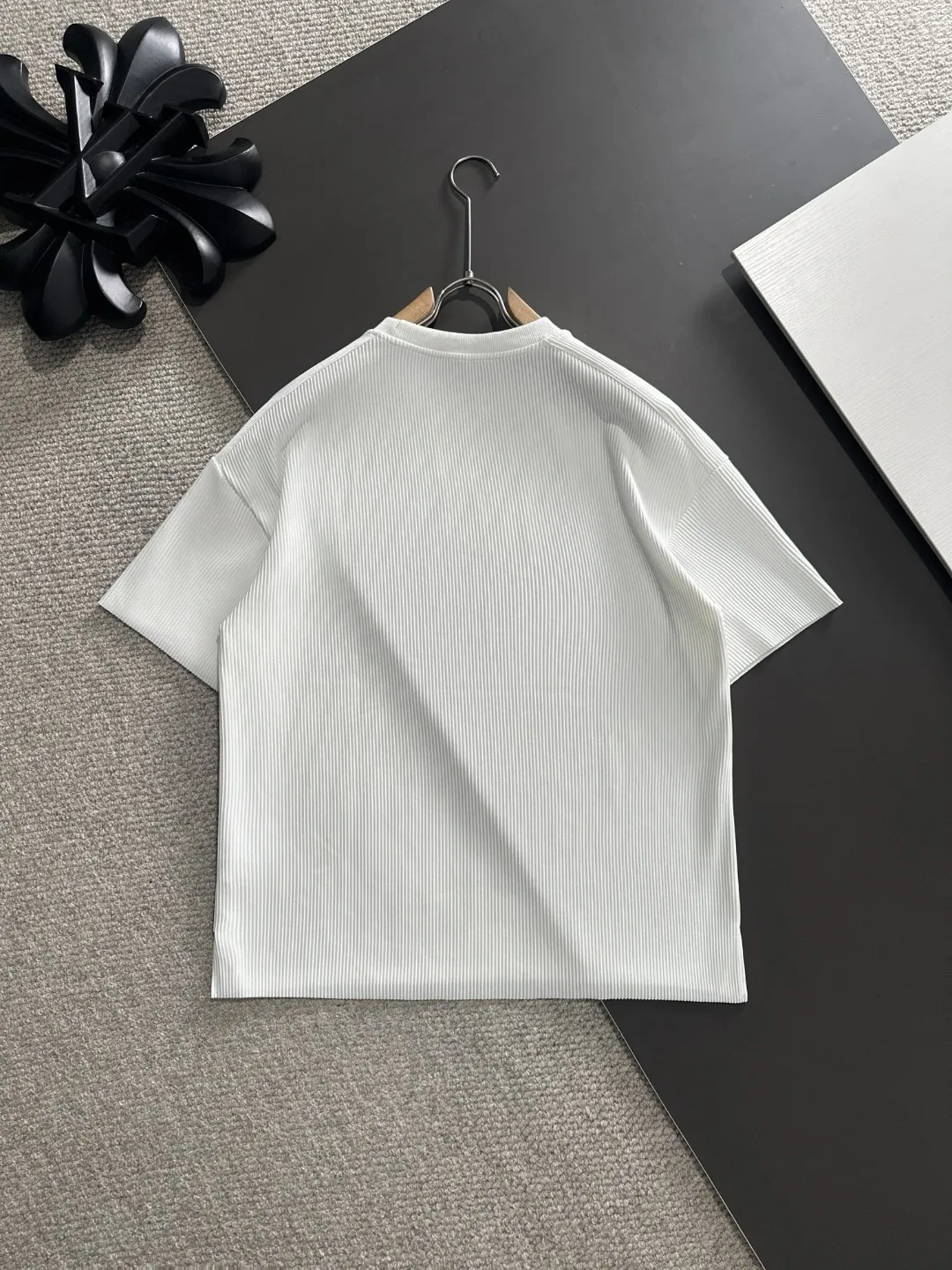Next day shipping P460 MONCLER/Mongolian high quality 2025 spring and summer new casual heavy industry suit exclusively developed by yb! High quality production! Imported custom-made fabrics for foreign orders, with high breathability and comfort, impeccable details, brand element design concept, delicate and soft feel! It presents a casual cut and the upper body shape is great! On sale simultaneously on the official website! From a high-end men's positioning brand, the low-key luxury taste is irresistible! Exquisite workmanship and impeccable quality! The overall style is simple, fashionable and timeless, fully meeting the requirements of stylish and tasteful dressing! Size: M-XXXL