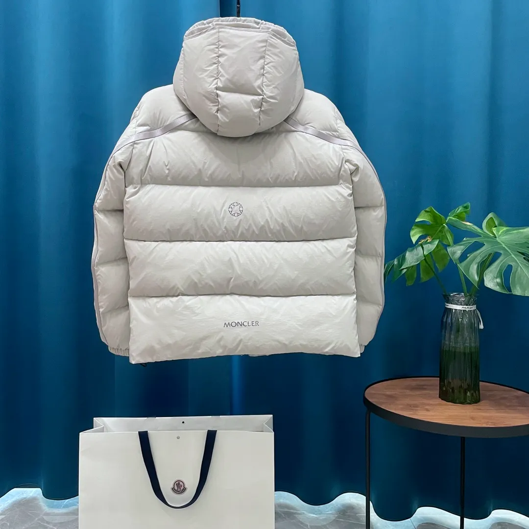 P900 Moncler Meng Mouth Genius Designer Series, 𝐌𝐨𝐧𝐜𝐥 𝐗 𝟏𝟎𝟏𝟕 𝐀𝐋𝐘𝐗 𝟗𝐒𝐌 co-branded down; all celebrities have the same style. A favorite among amateurs, a dark horse among down.